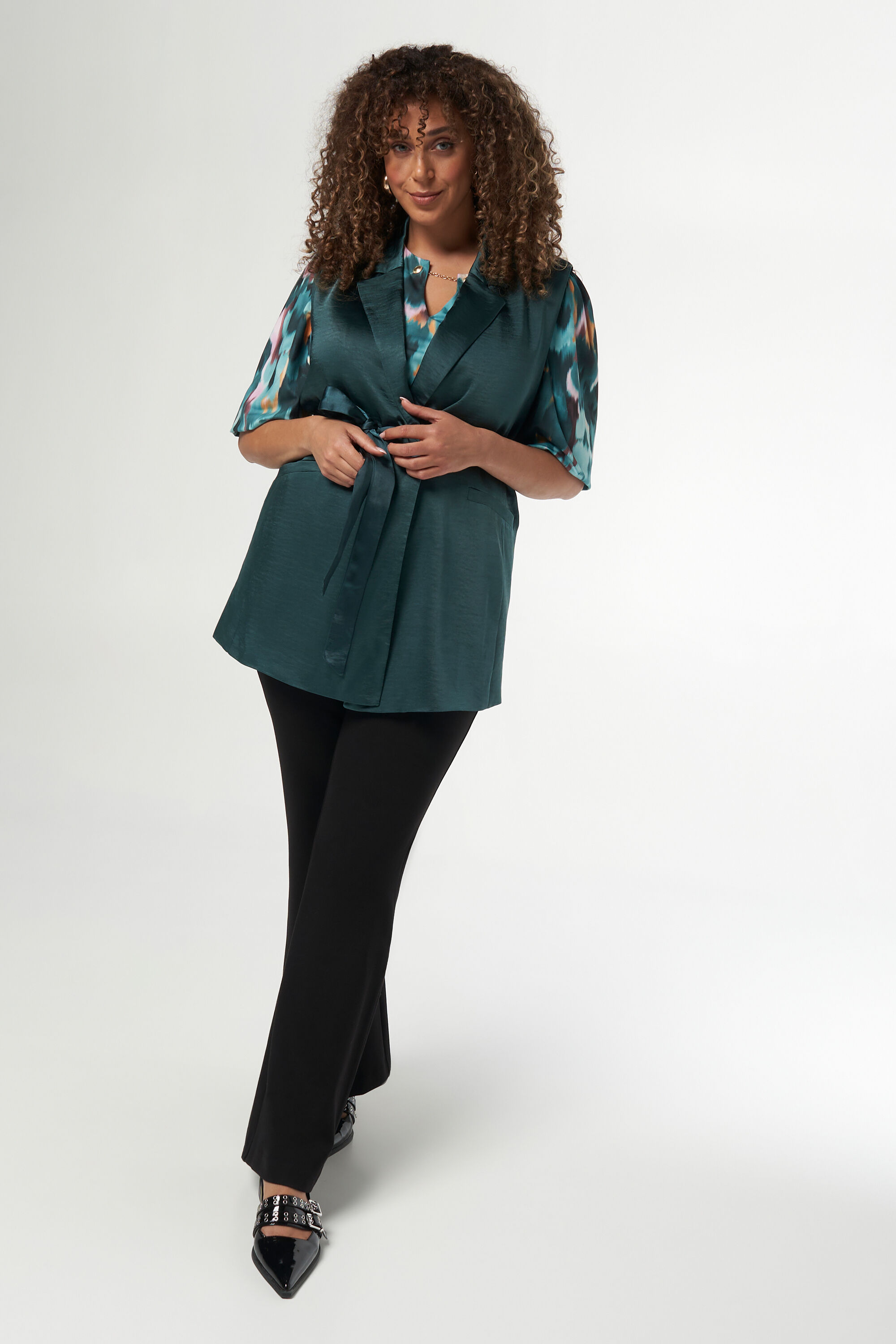 Chaleco de sat&eacute;n image number 5