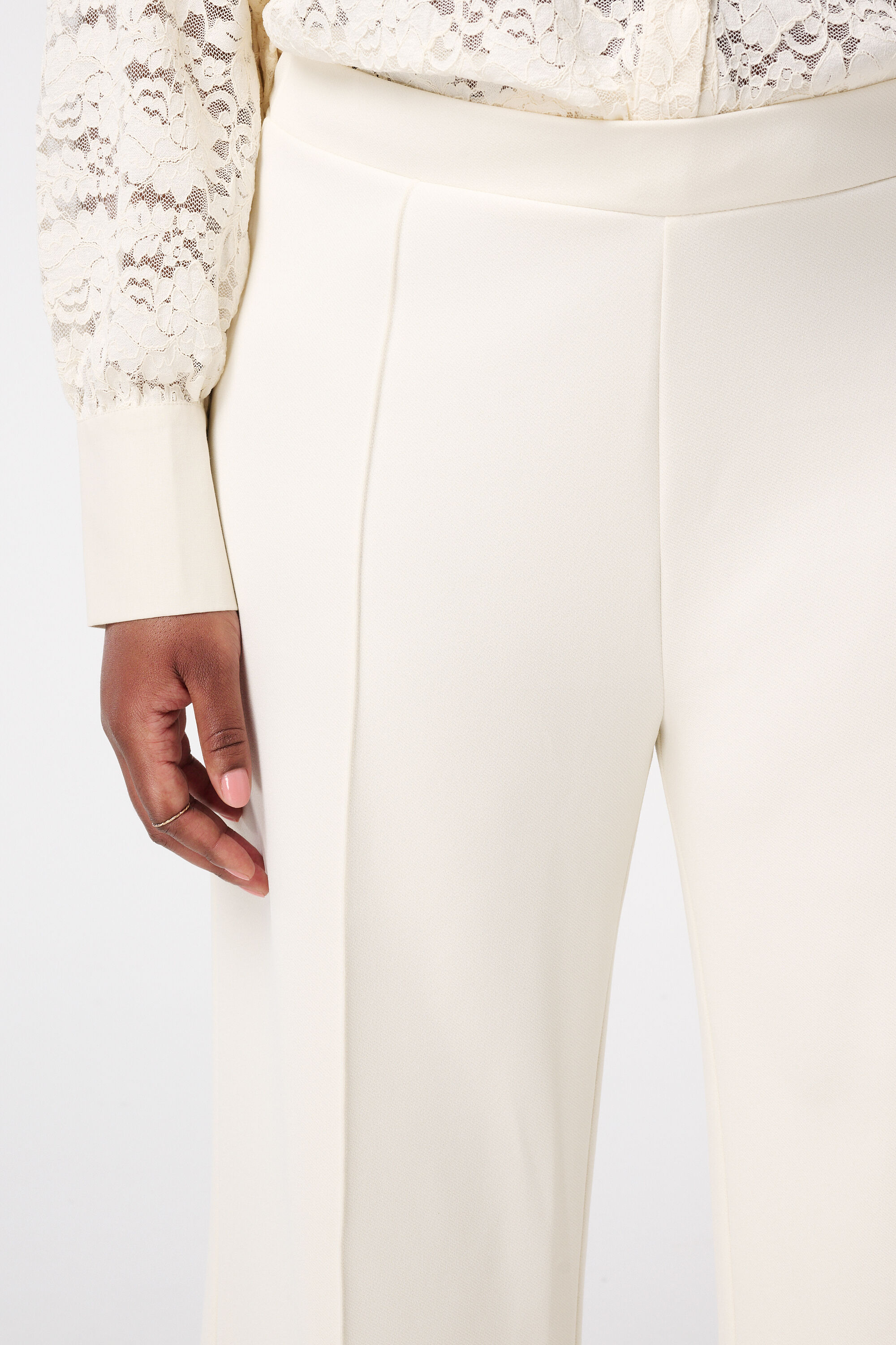 Pantalones con cintura el&aacute;stica image number 4