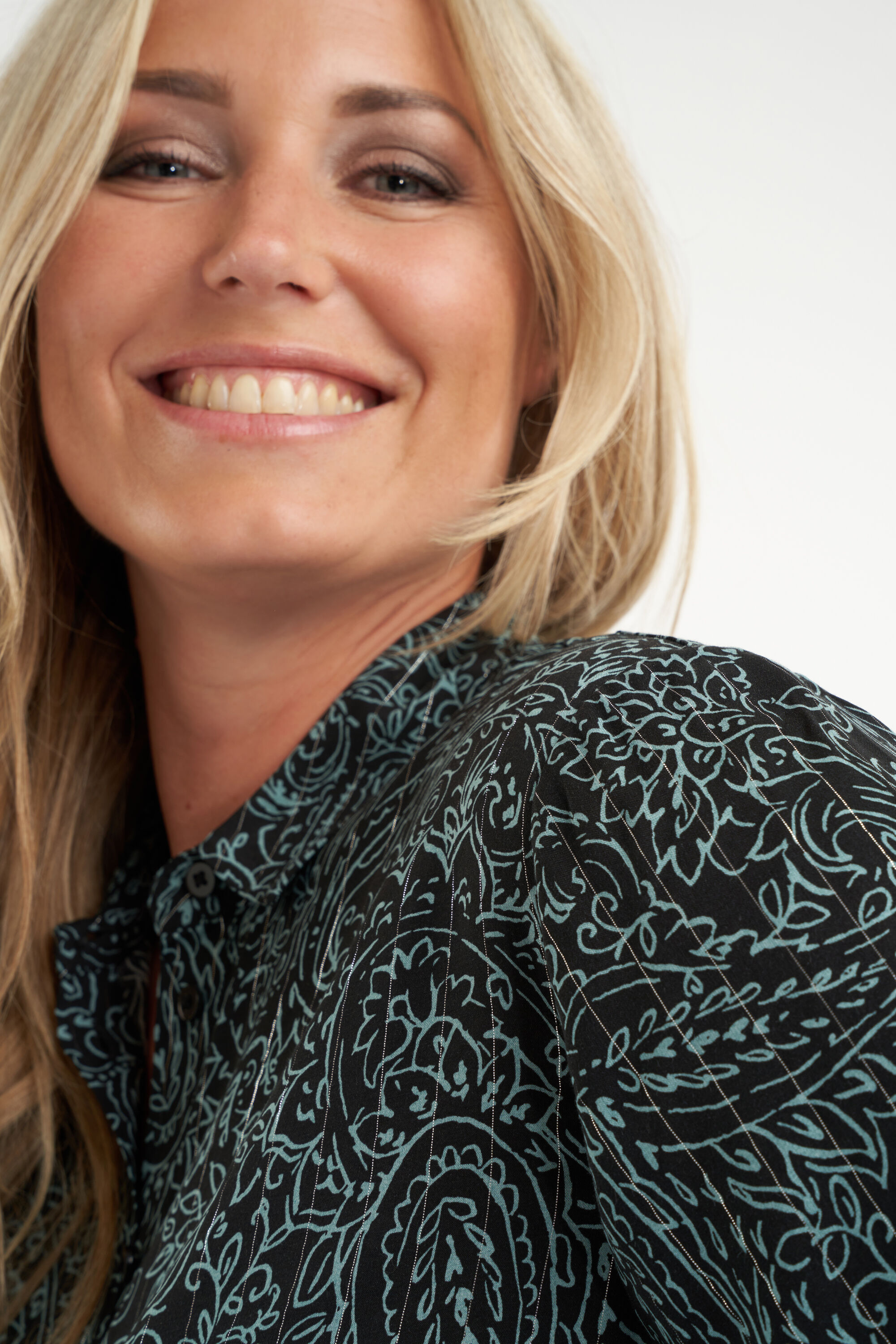 Blusa con estampado image number 4