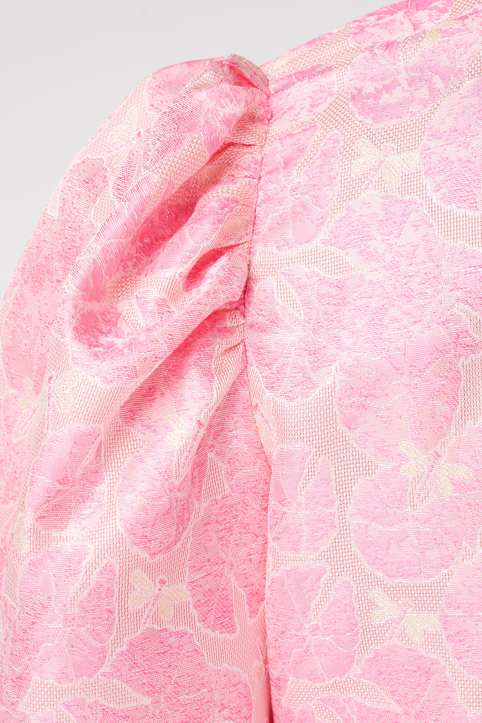 Blusa jacquard con estampado floral image number 6