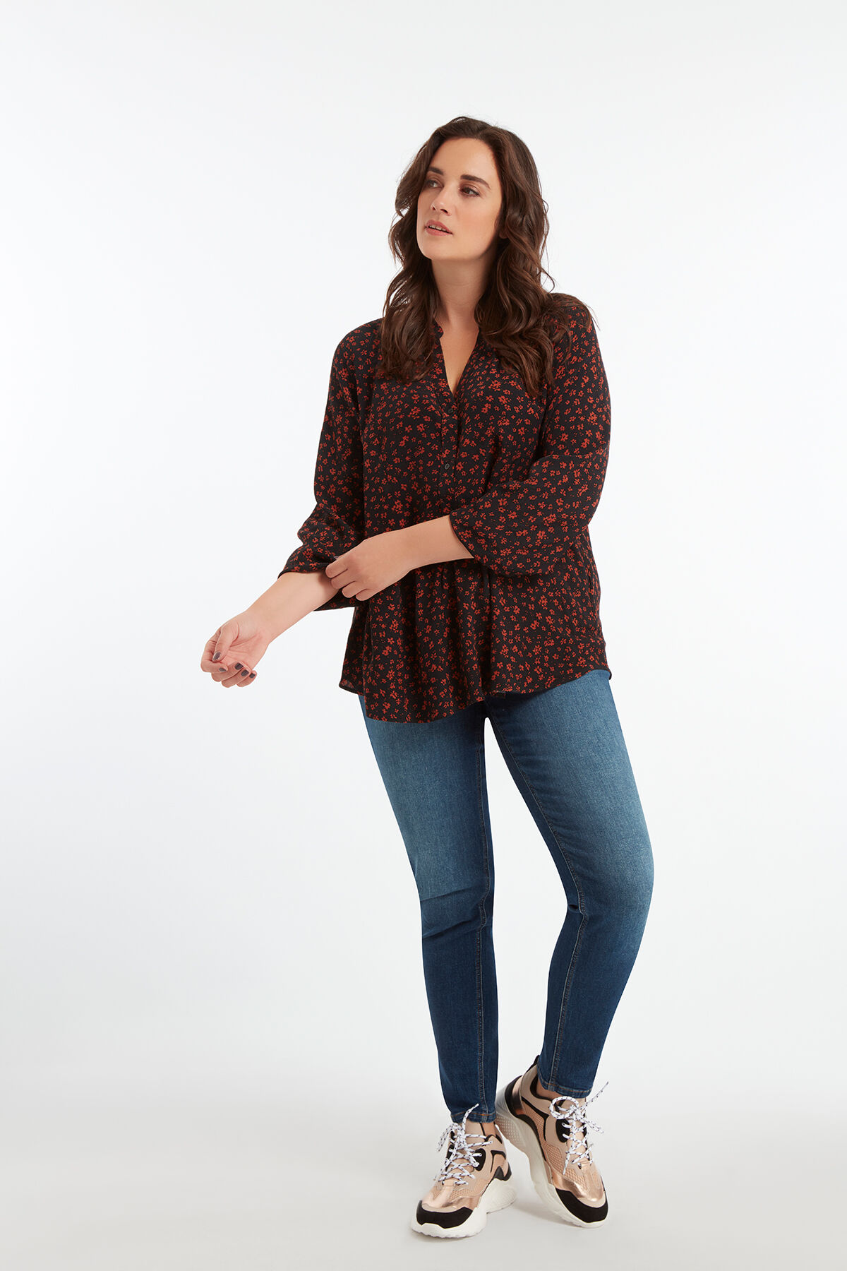 Blusa con estampado floral image number 3