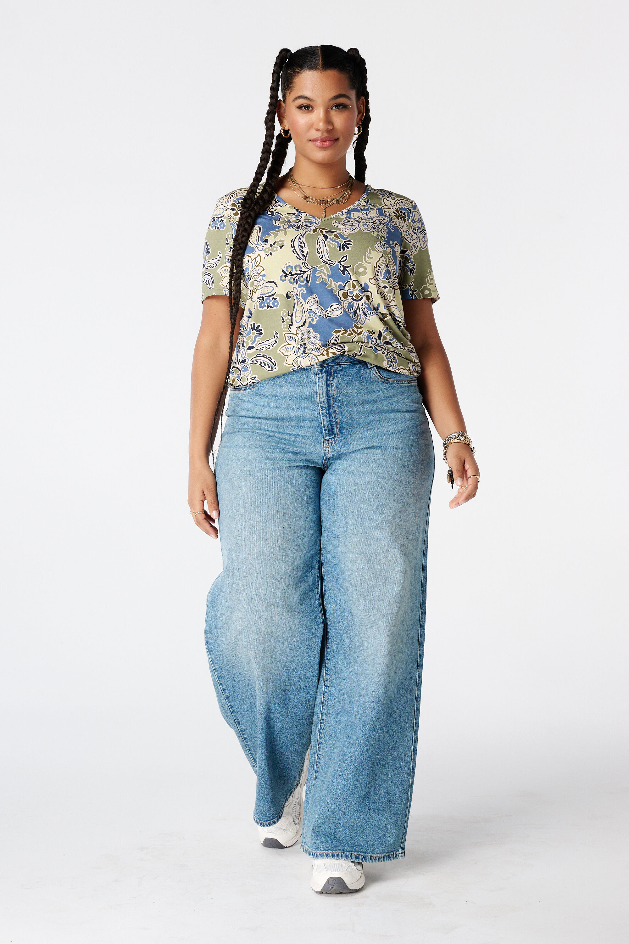 Top estampado con escote en V image number 5