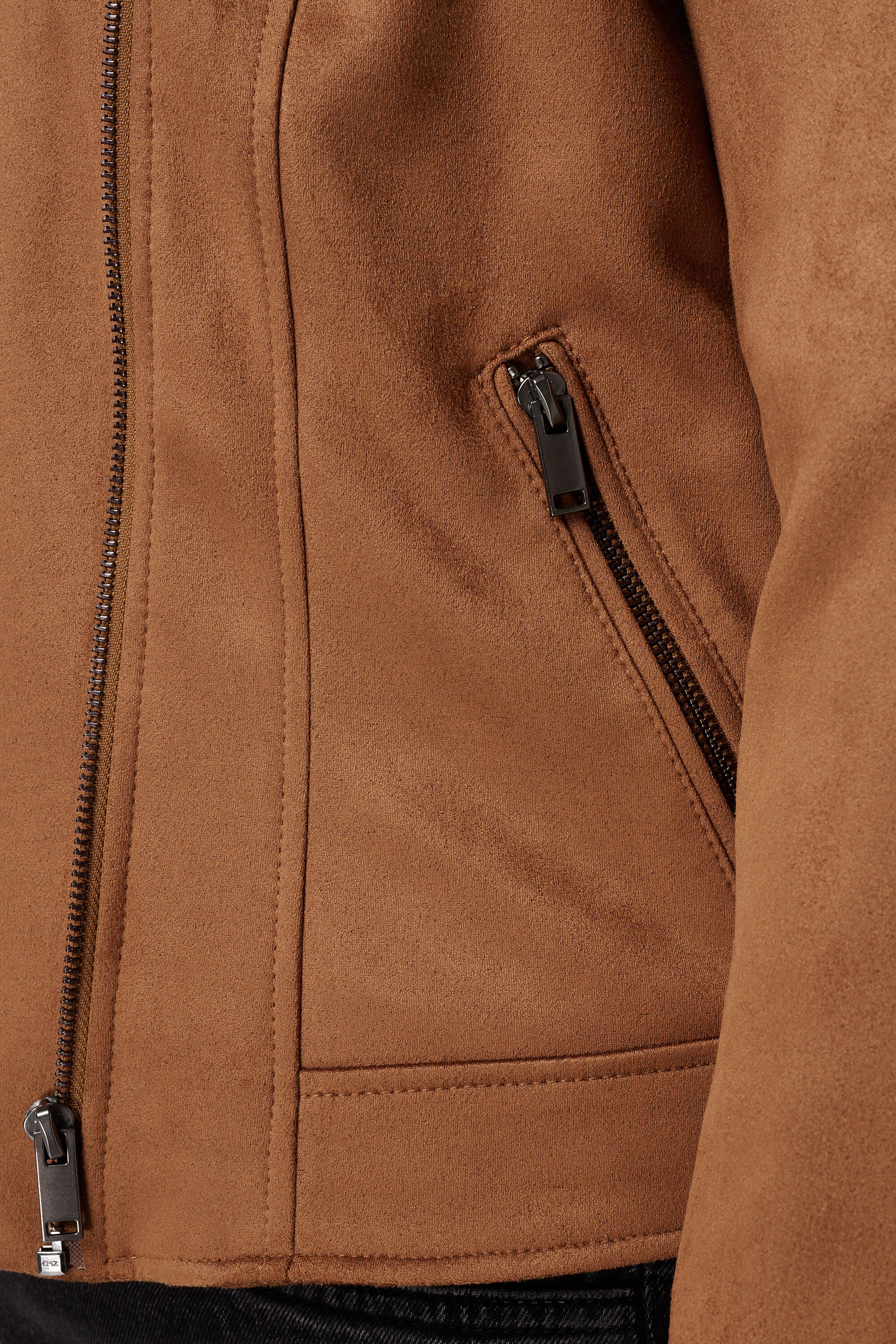 Chaqueta motera de ante sint&eacute;tico image number 6