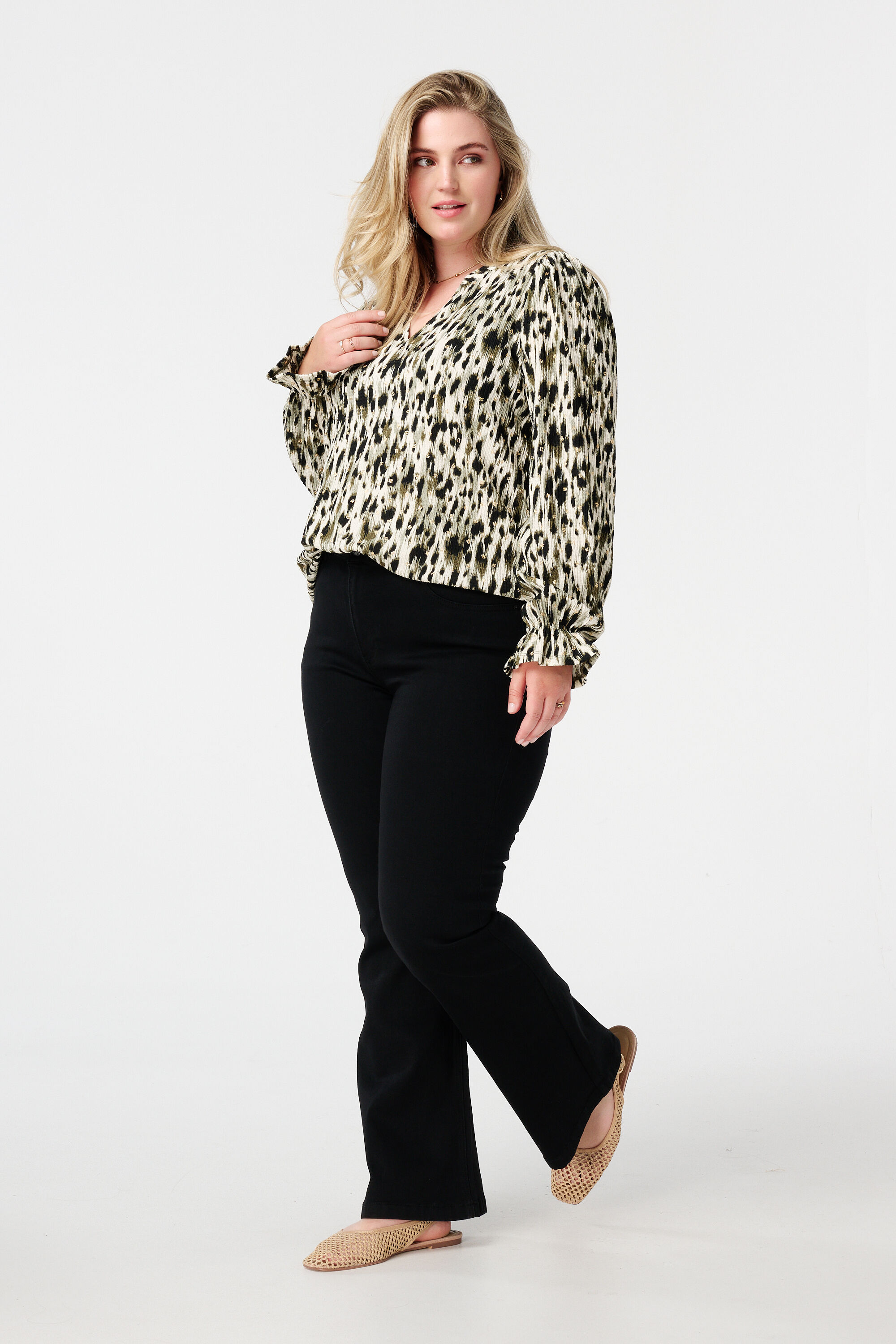 Top estampado y con textura image number 5