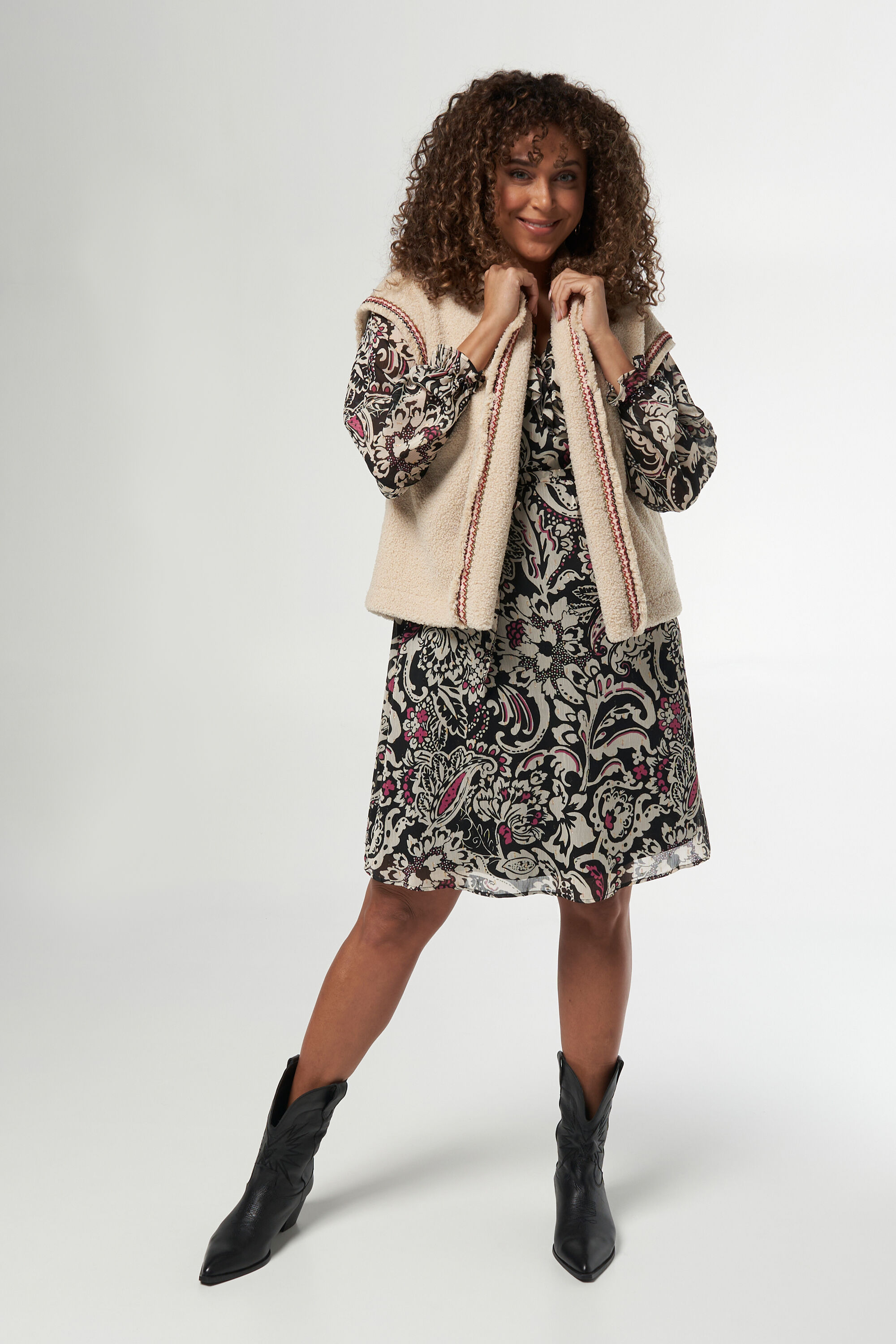 Chaleco Teddy con detalles image number 5