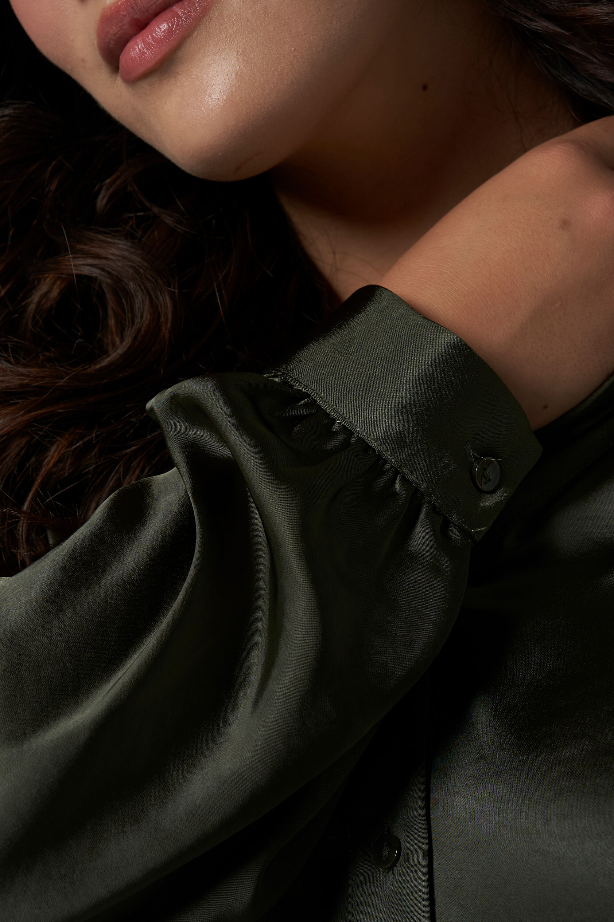 Blusa tipo sat&eacute;n image number 4