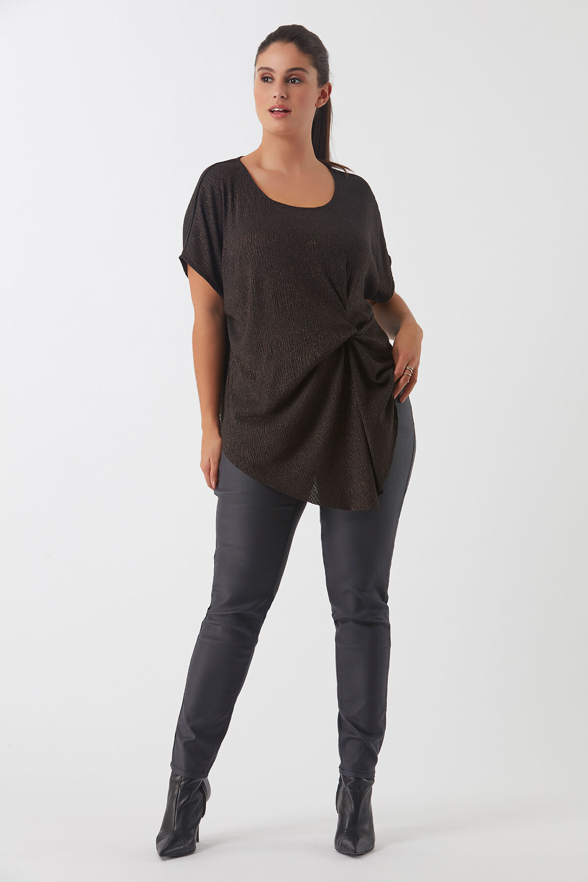 Pantalones con brillo image number 4