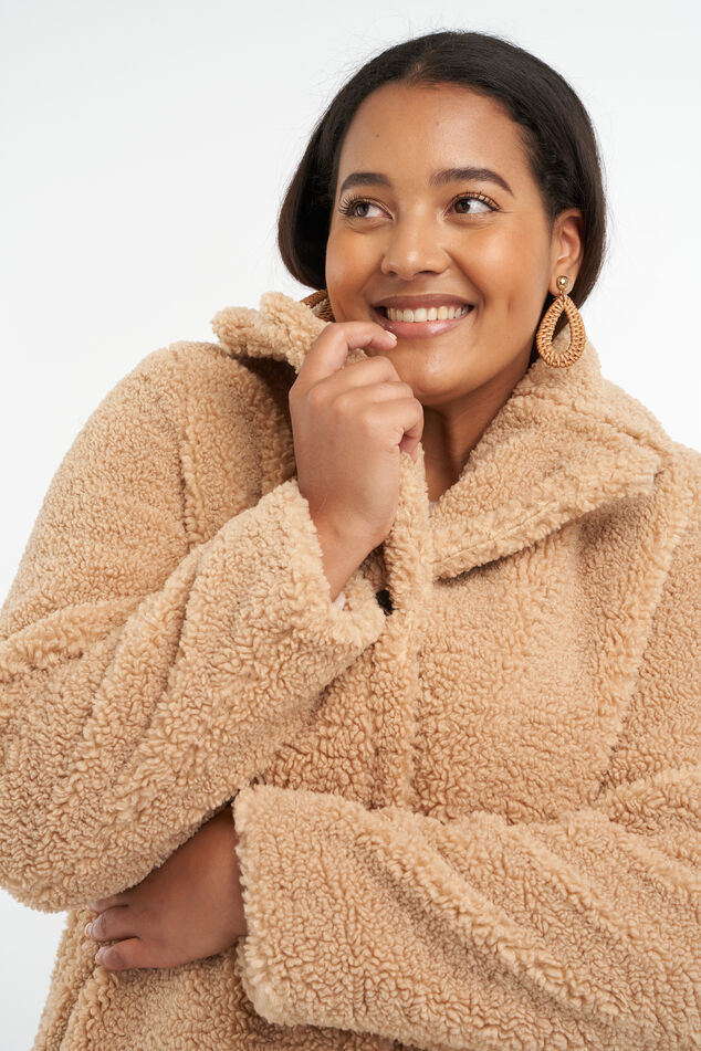 Chaquetas de peluche suave image number 5