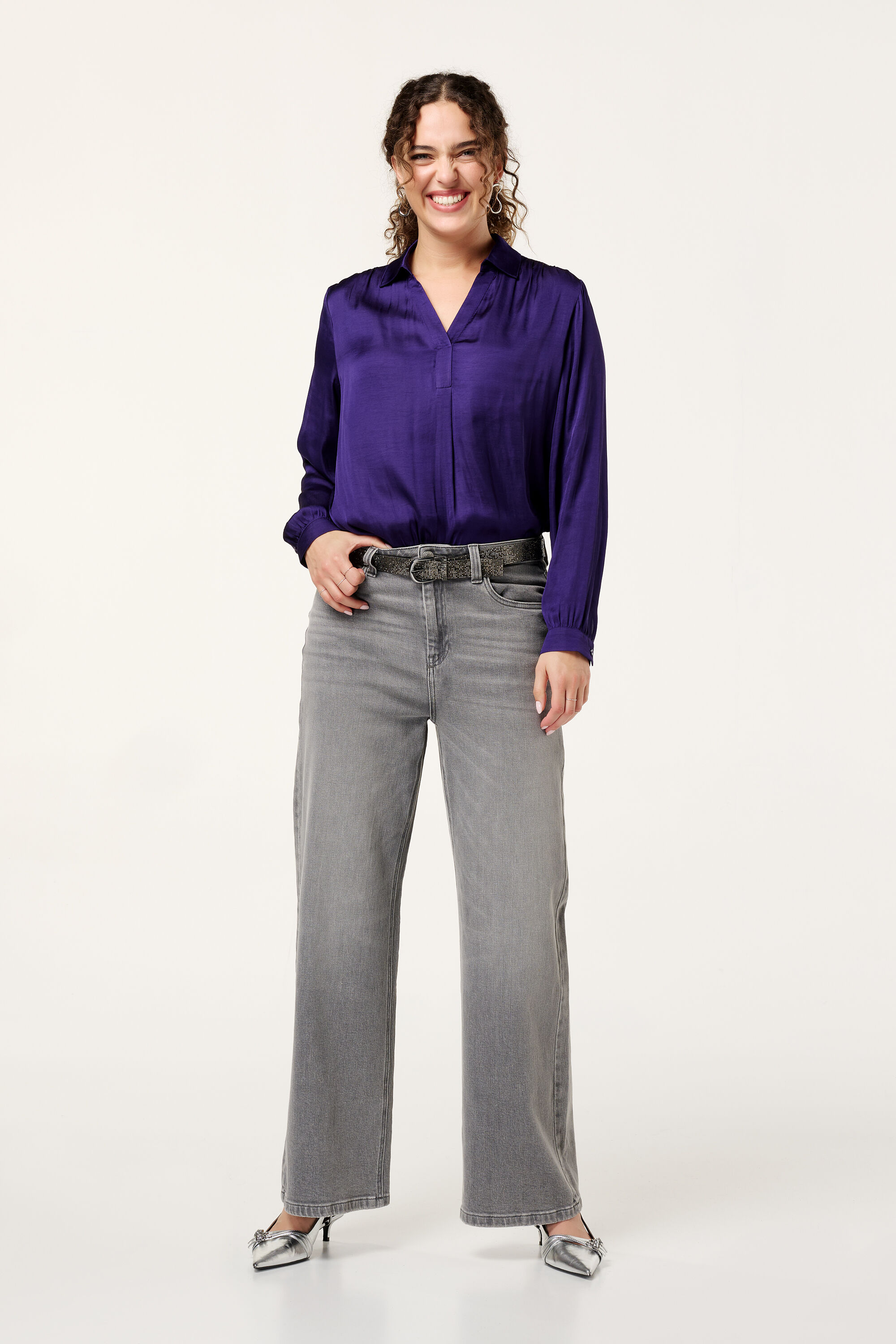 Blusa con cuello de pico image number 5