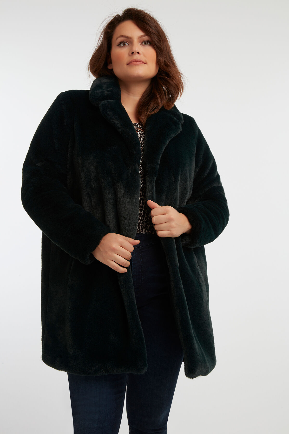 Abrigo de pelo sint&eacute;tico image number 3