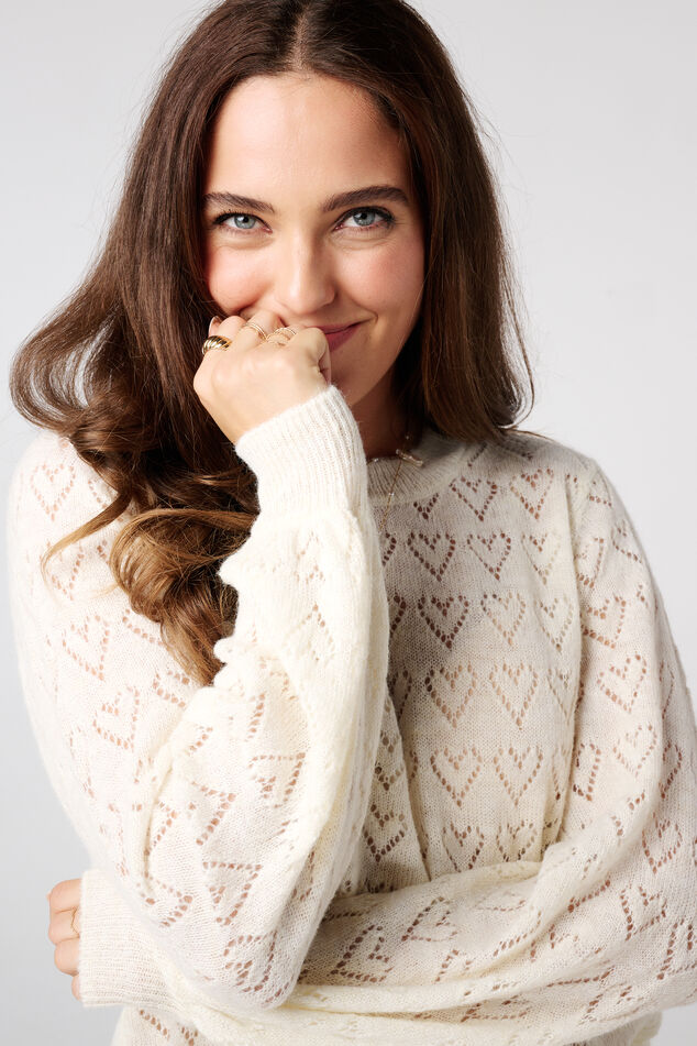 Jersey calado con patrón de corazones image number 4