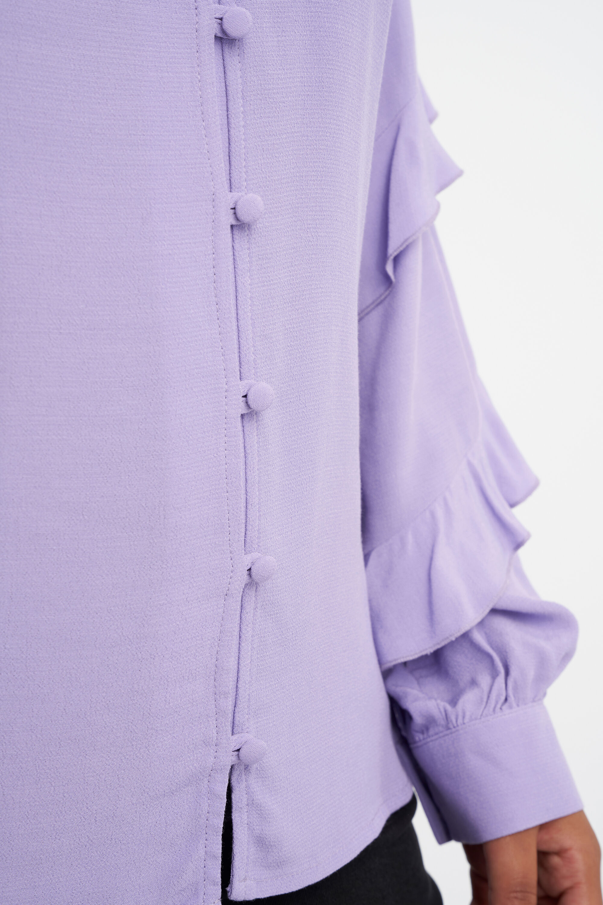 Blusa con mangas con volantes image number 5