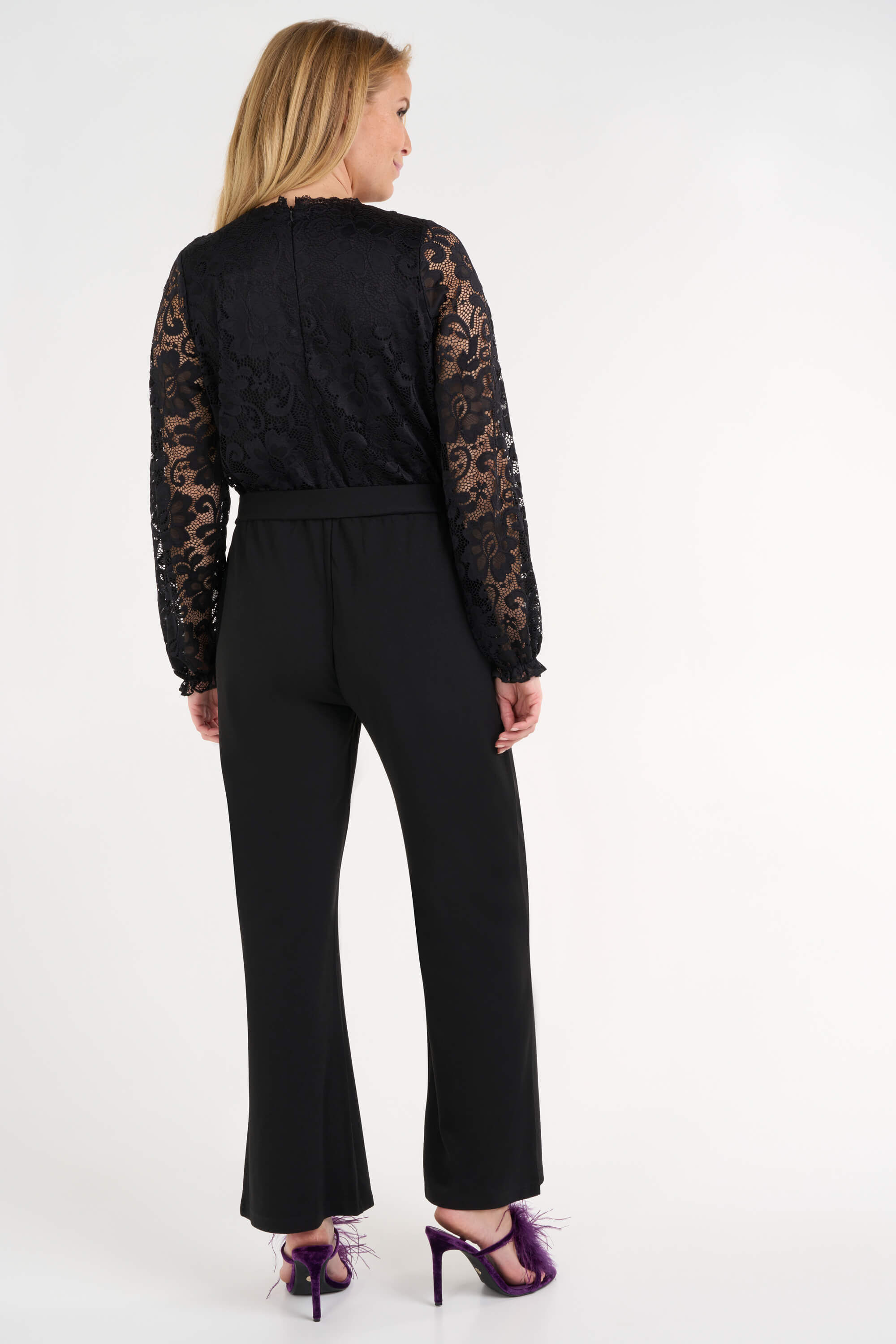 Mono con encaje image number 4