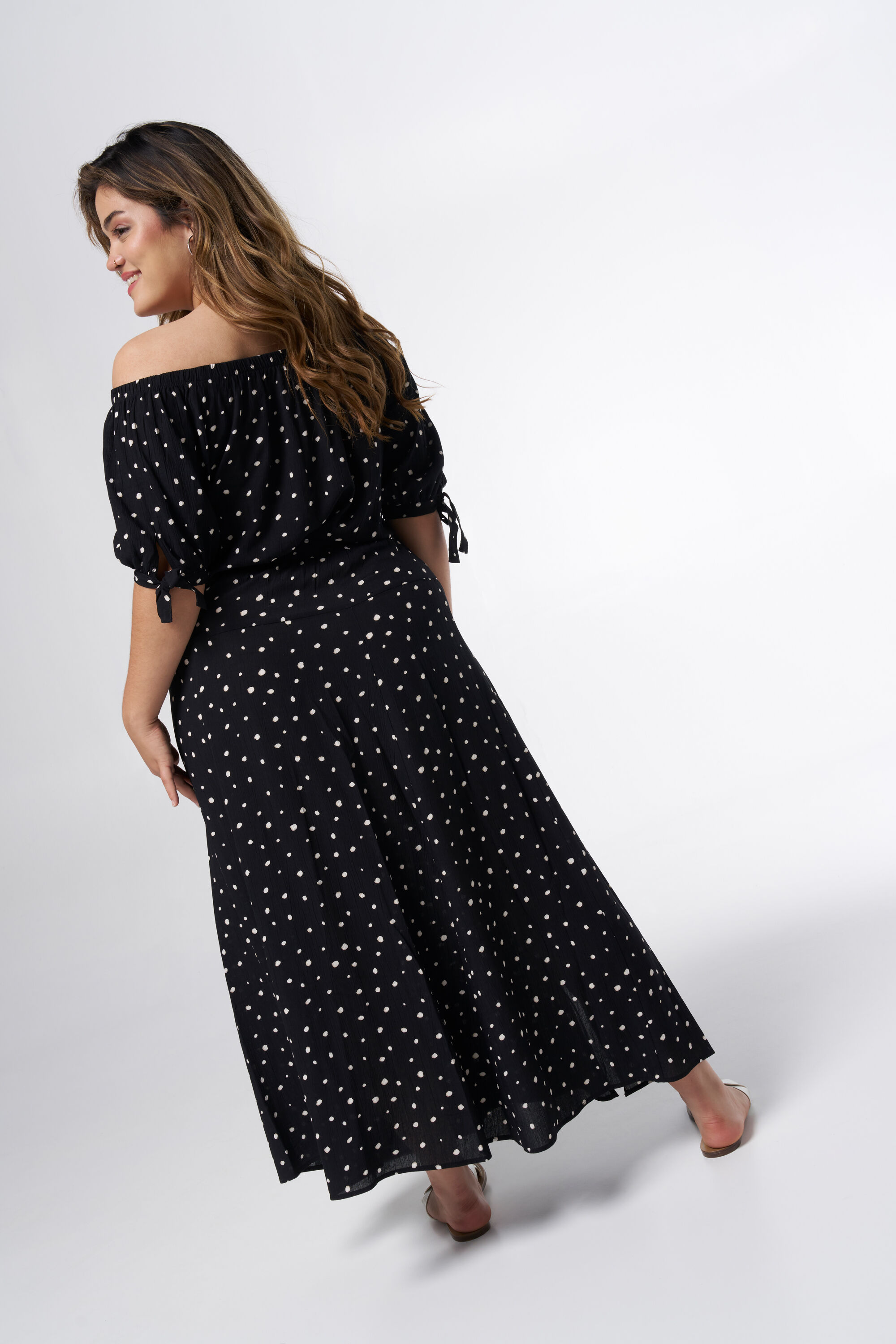 Falda midi con abertura image number 3