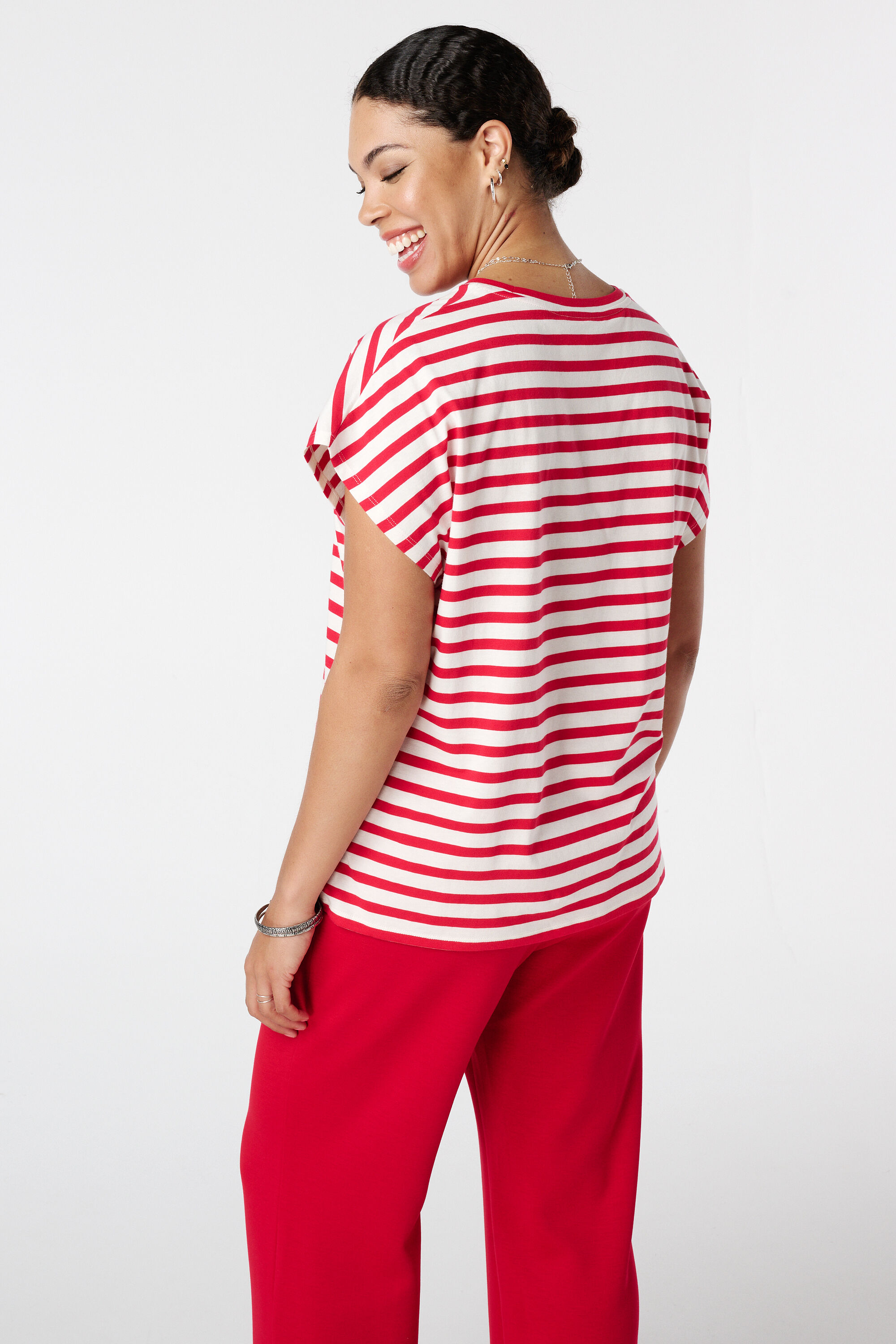 Camiseta de rayas con estampado image number 3