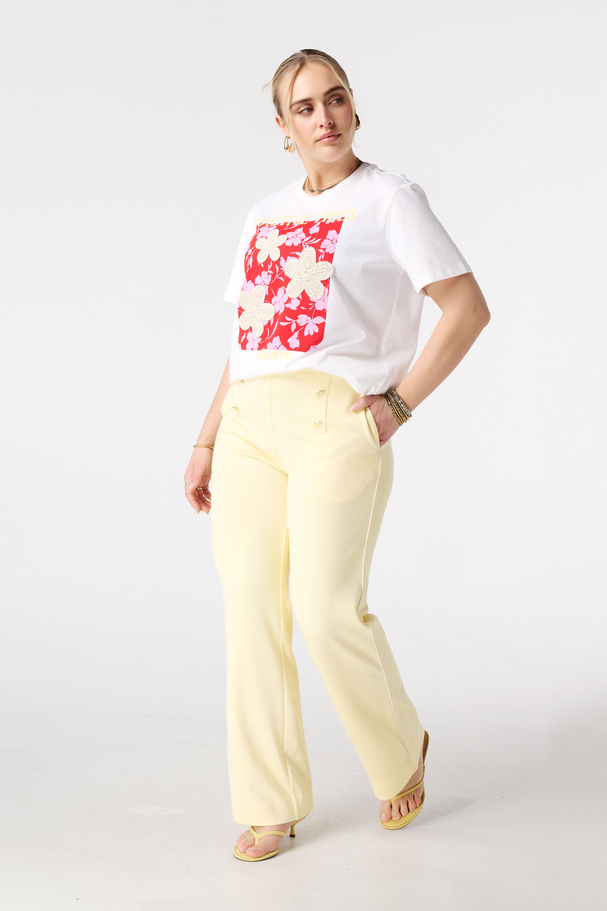 Pantal&oacute;n wide leg con costuras decorativas