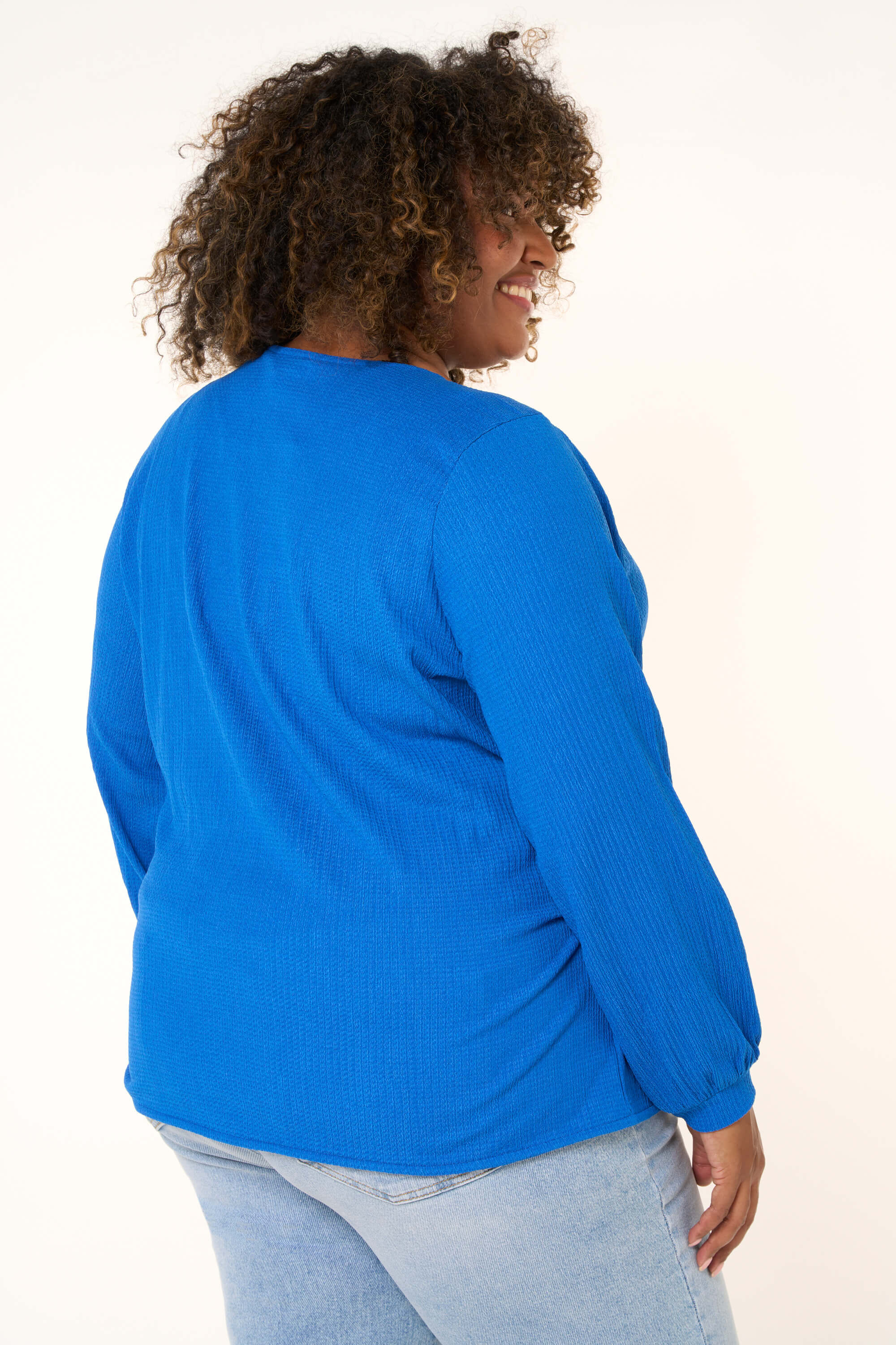 Blusa cruzada image number 4