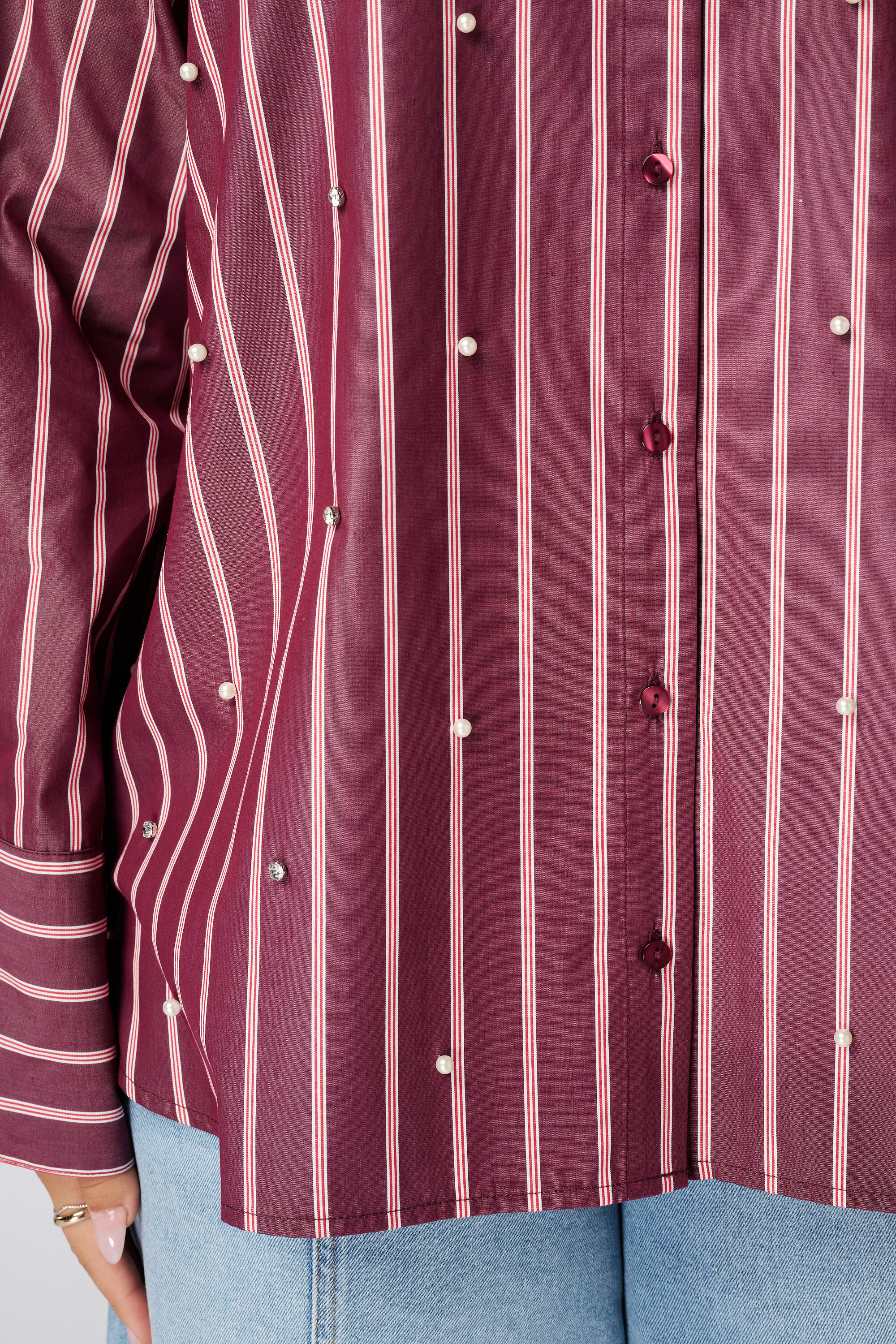 Blusa de rayas con perlas image number 6