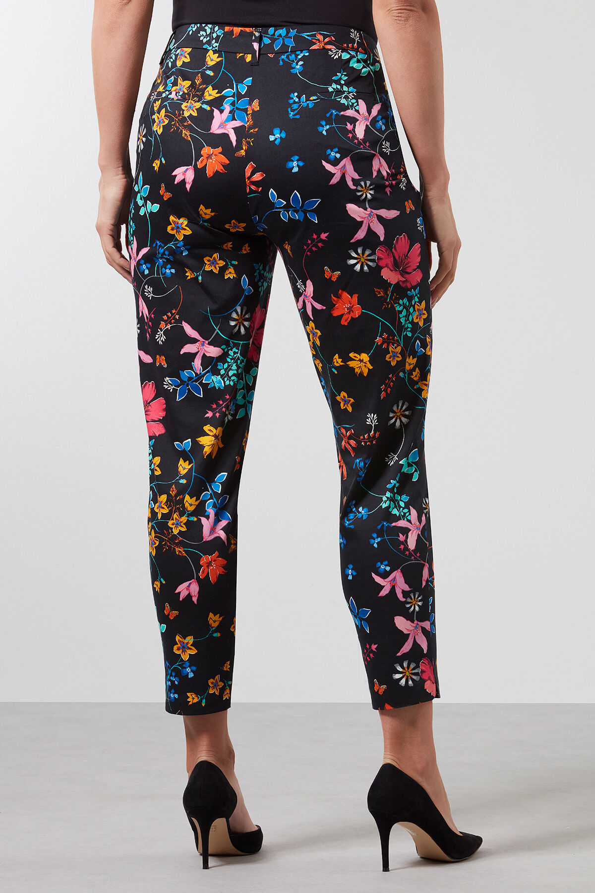 Pantalones con estampado floral image number 4