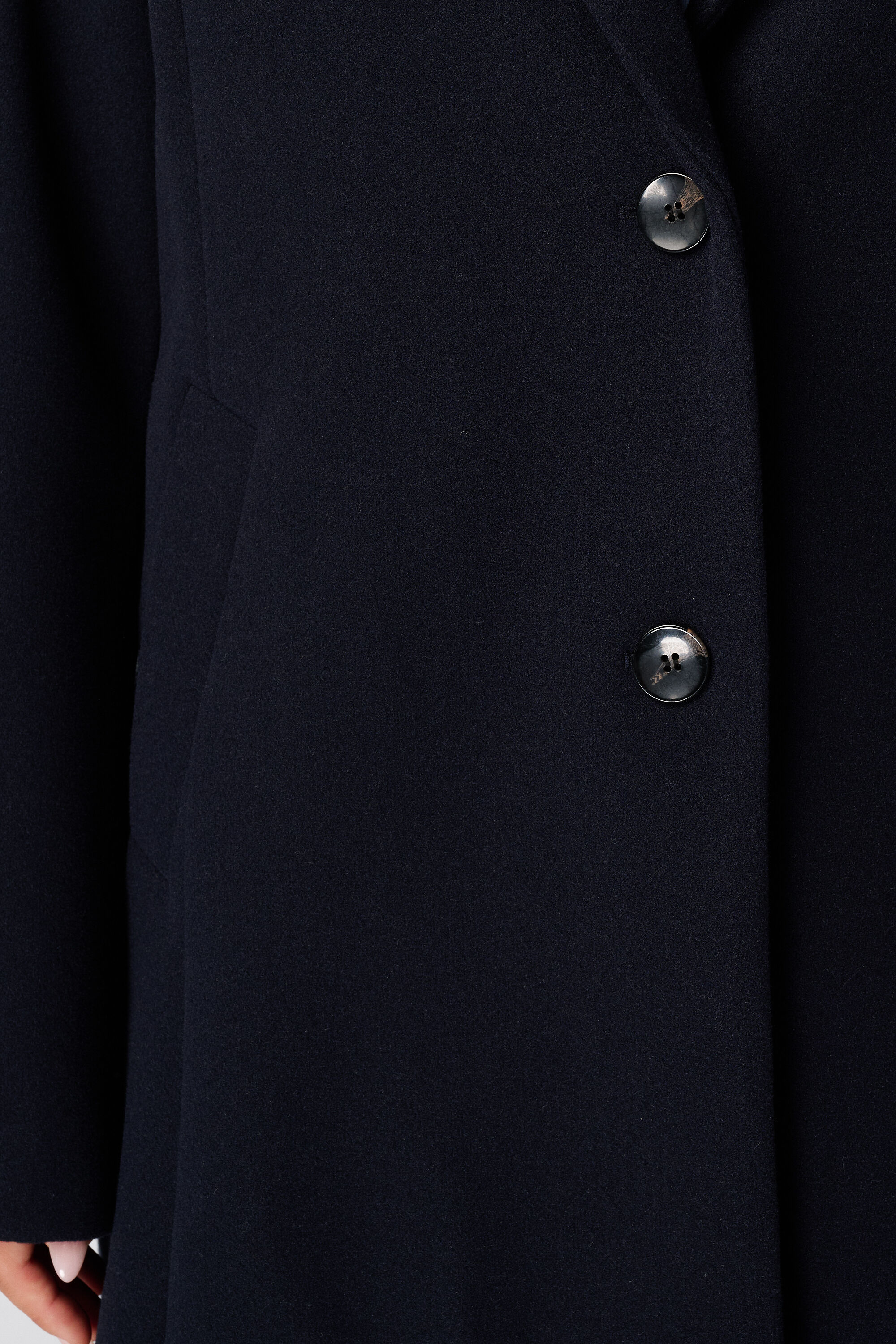 Chaqueta con botones image number 6