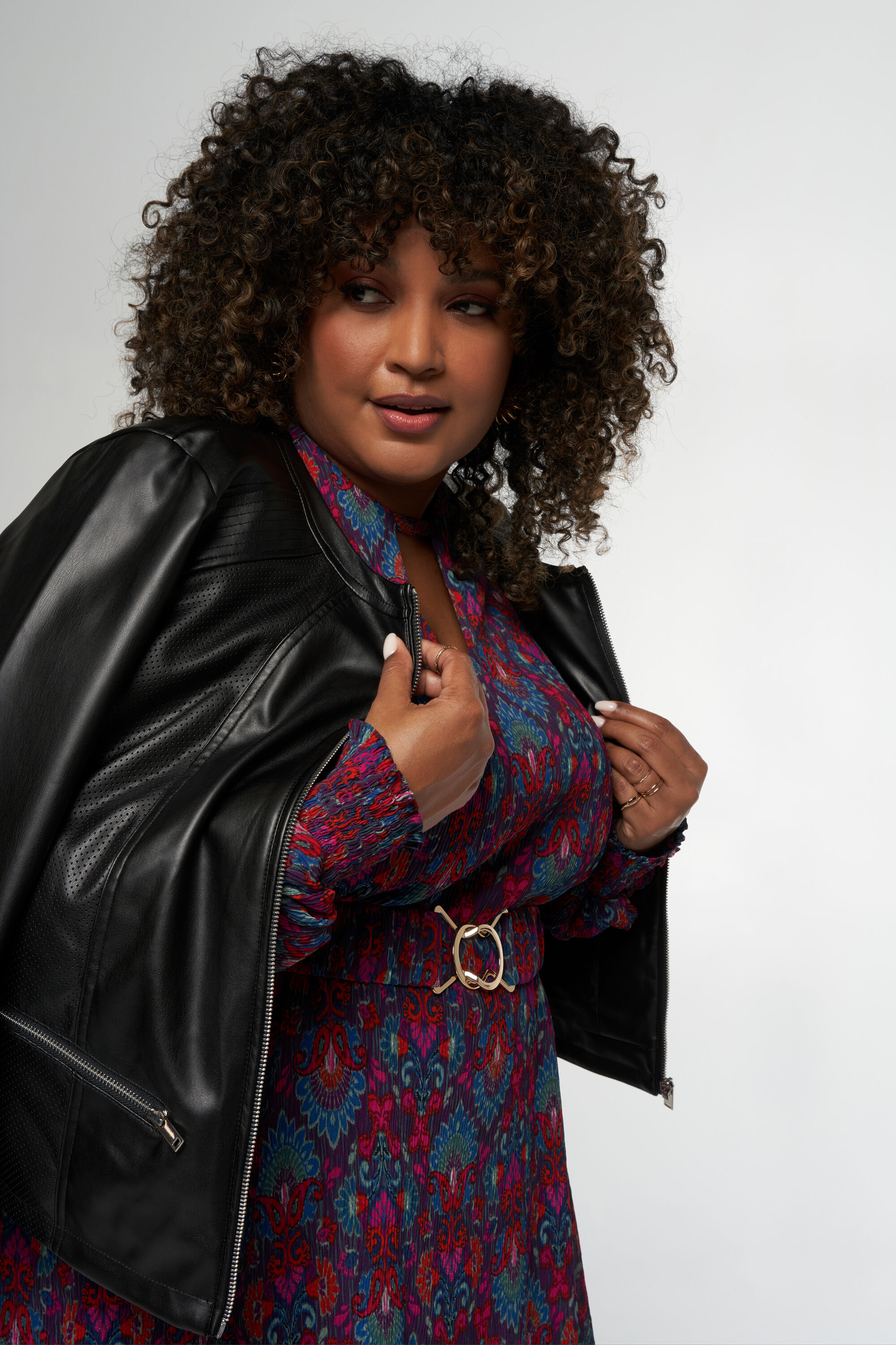 Cazadora de cuero sint&eacute;tico image number 4