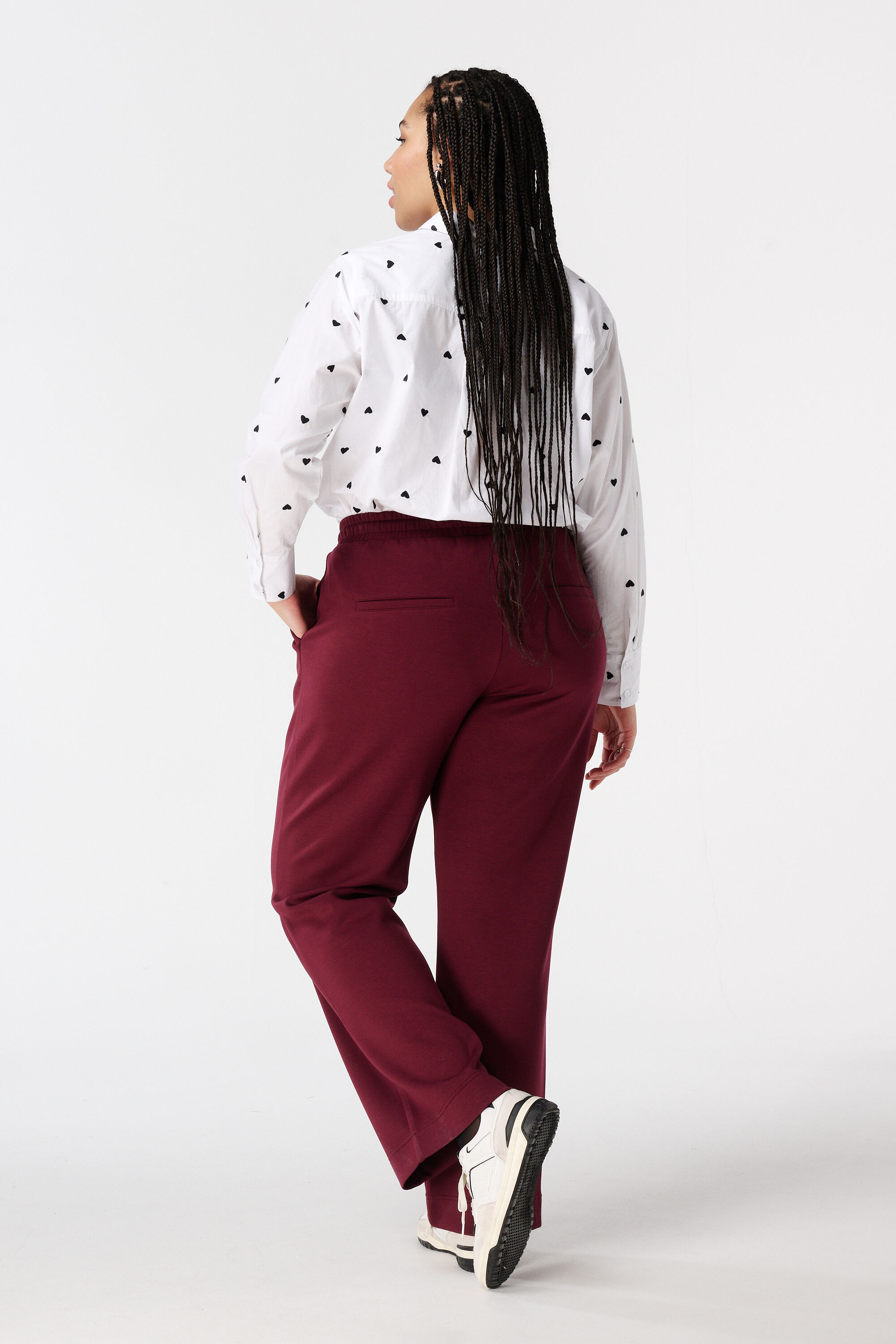 Pantal&oacute;n con cintura el&aacute;stica y costura decorativa image number 3