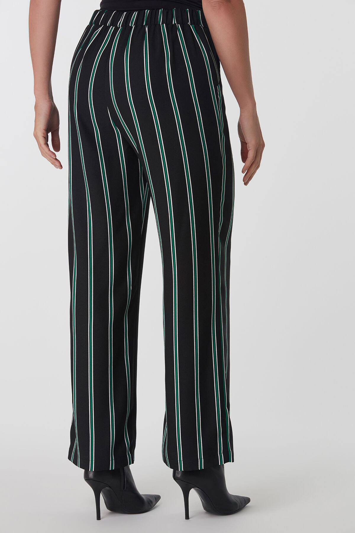 Pantalones anchos con raya image number 3