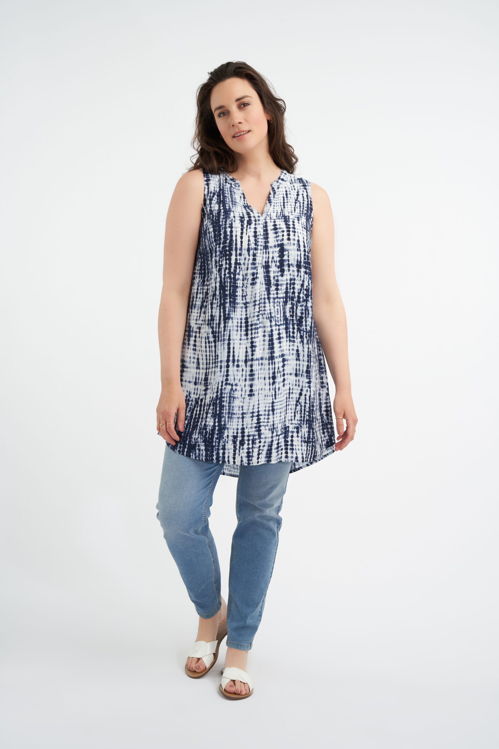 Blusa de encaje sin mangas image number 4