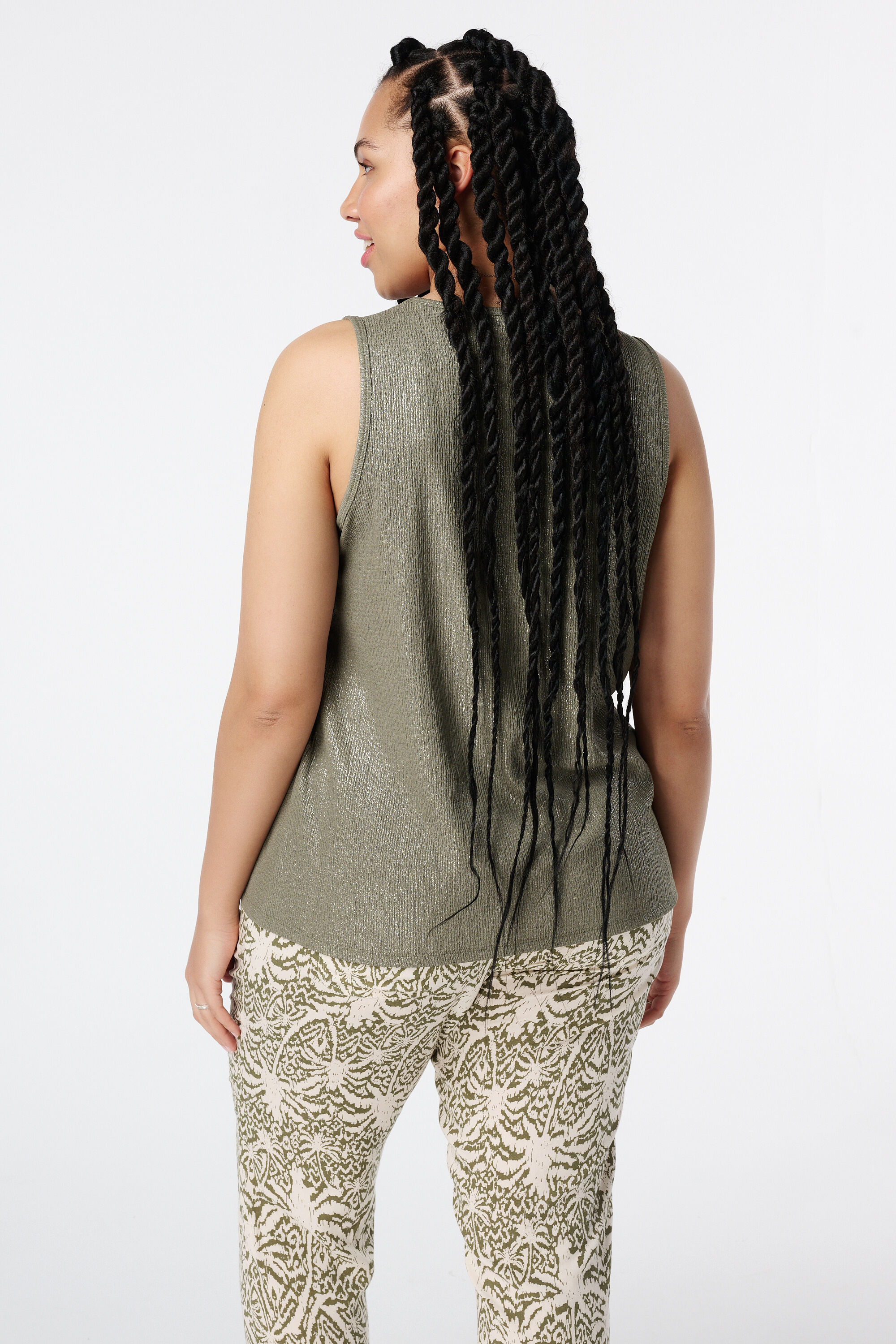 Top con brillo met&aacute;lico image number 3