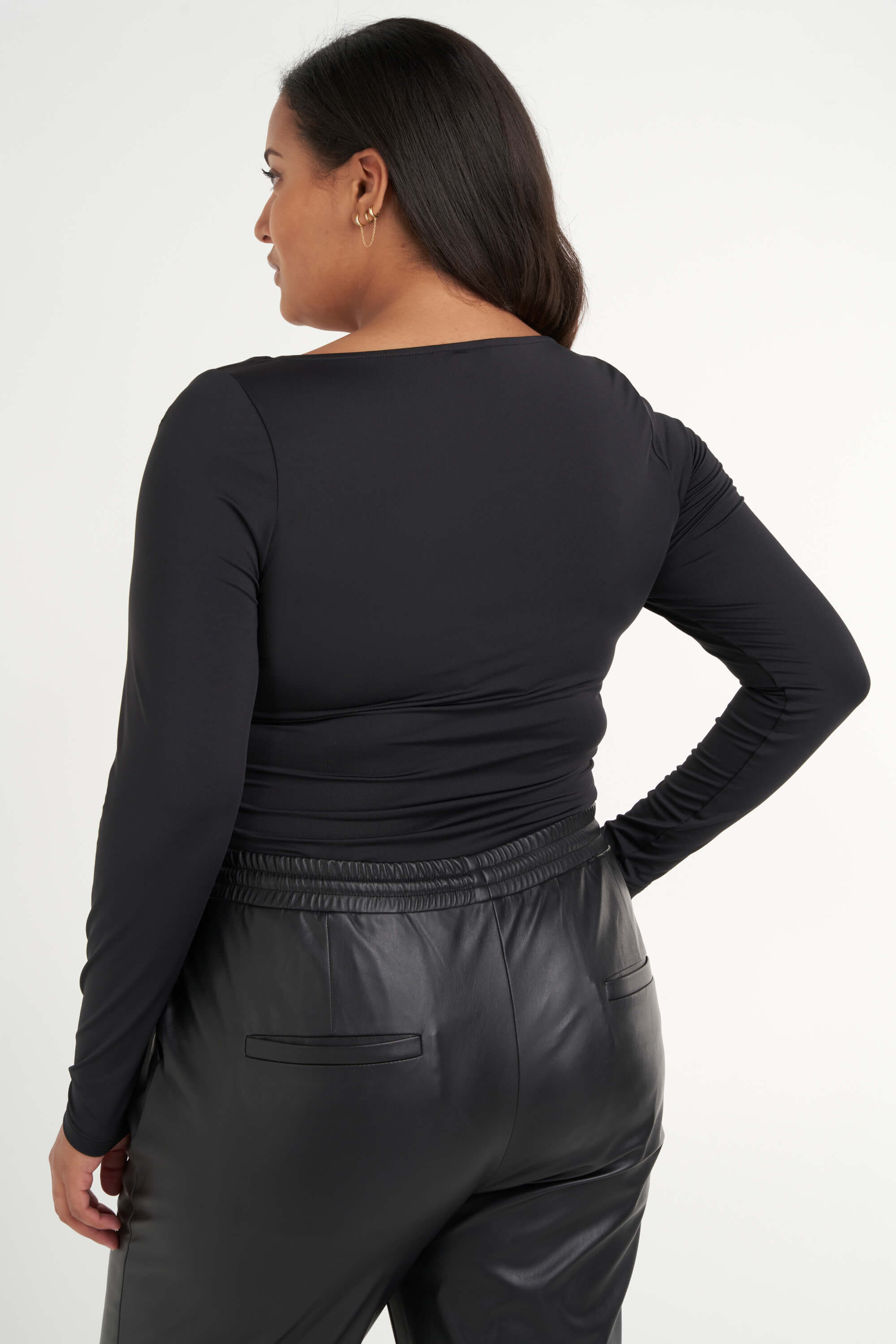 Body con tirantes cruzados. image number 3