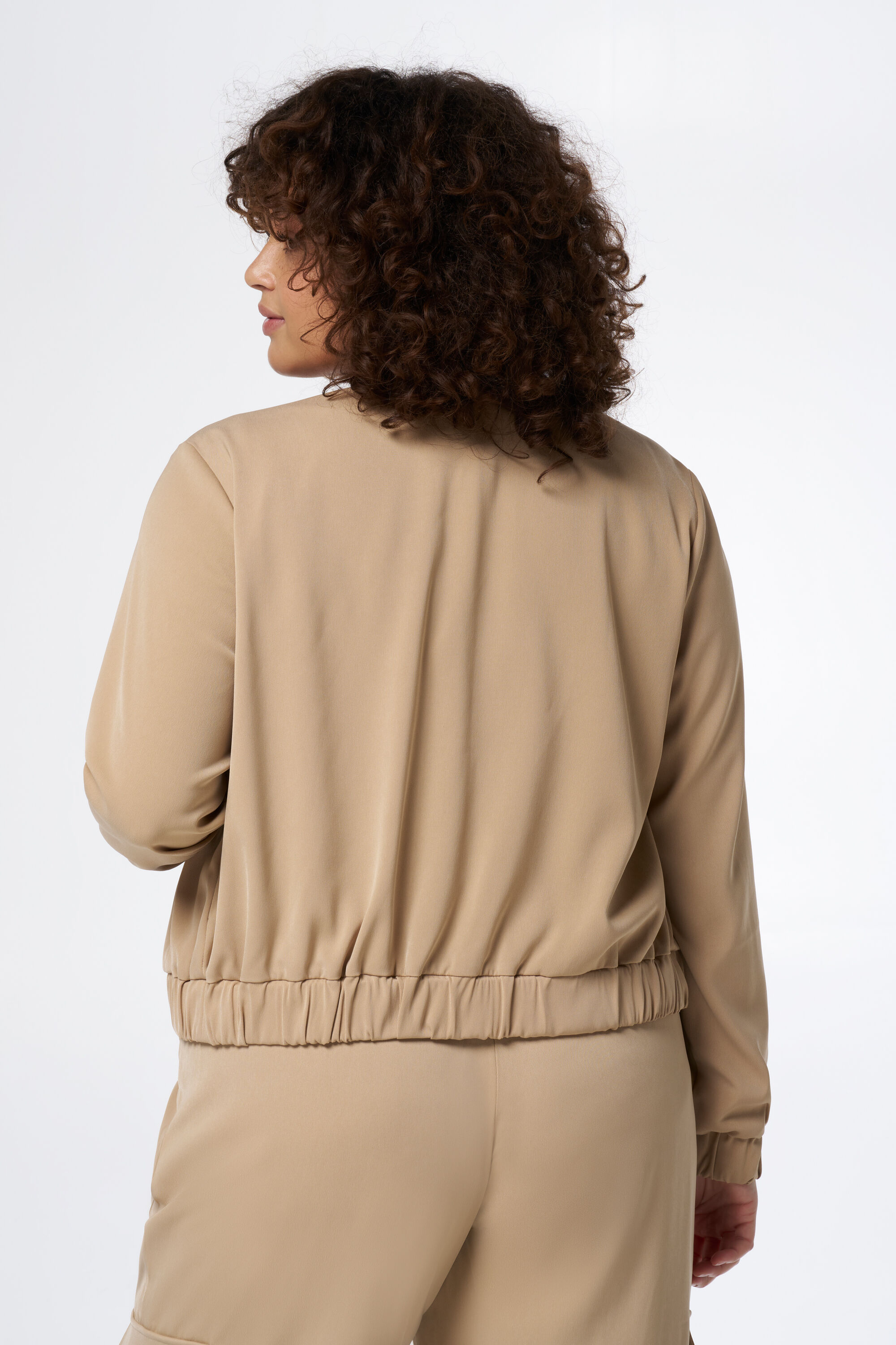 Chaqueta bomber con bolsillos image number 3