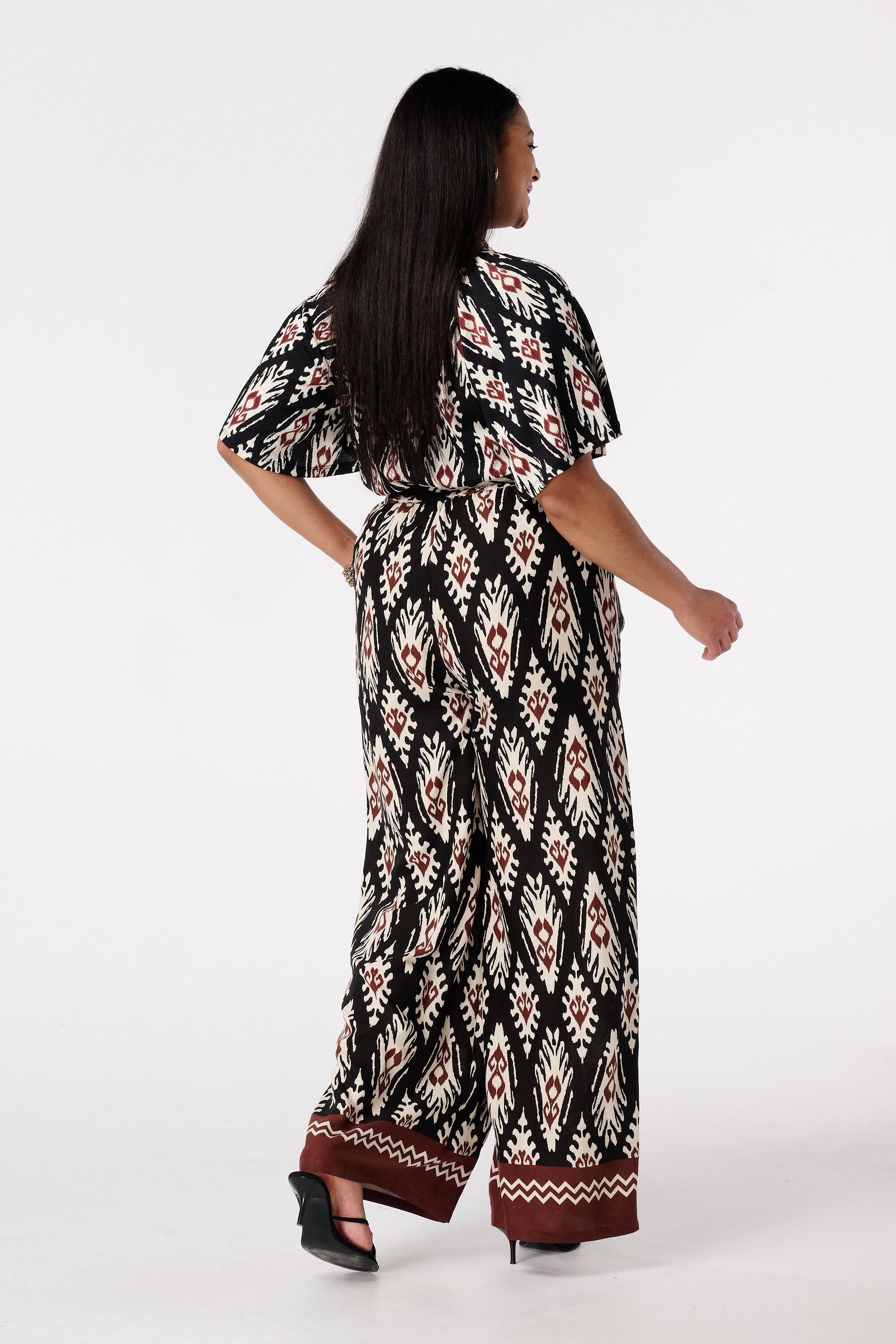 Pantal&oacute;n wide leg con estampado image number 3