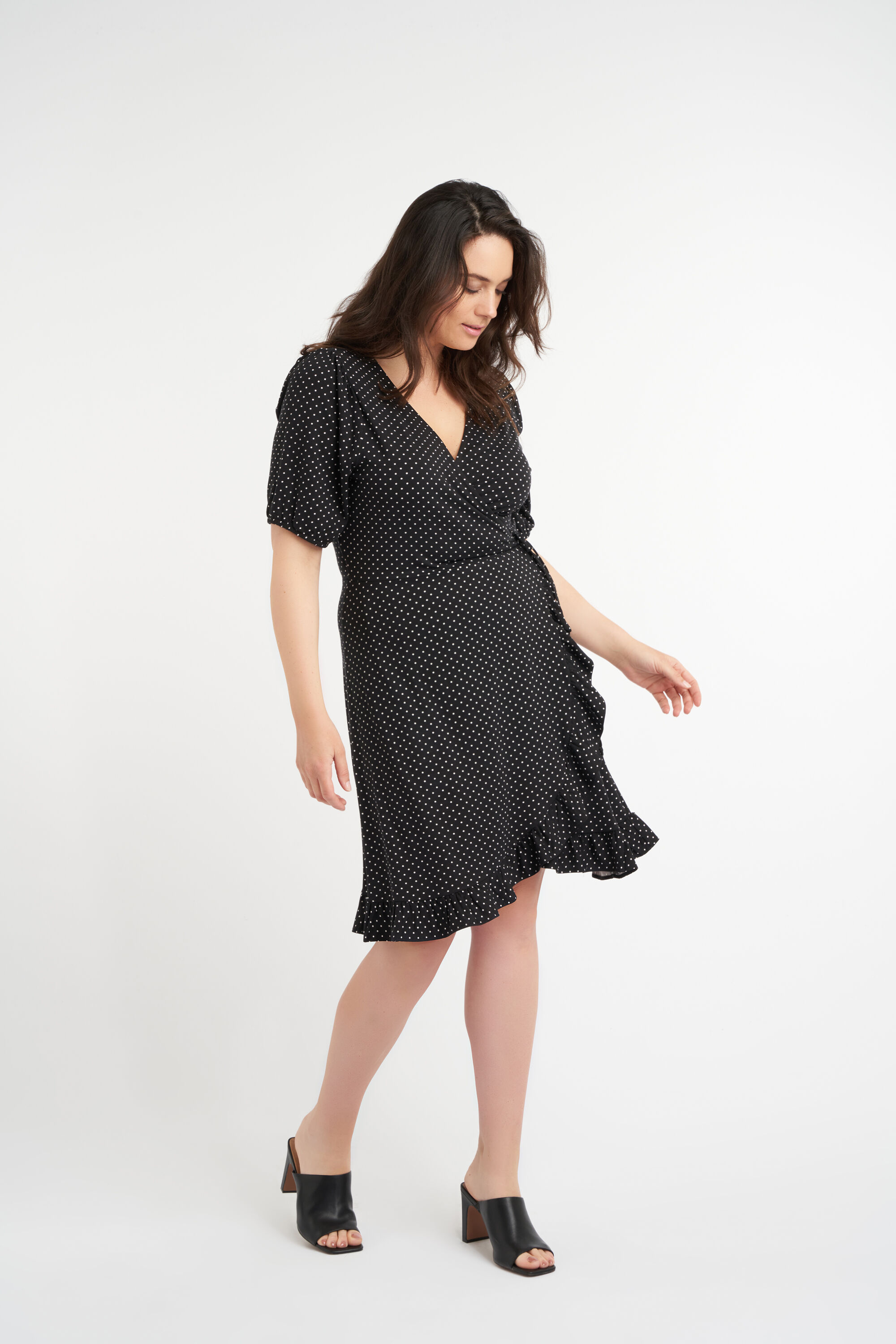 Vestido cruzado image number 6