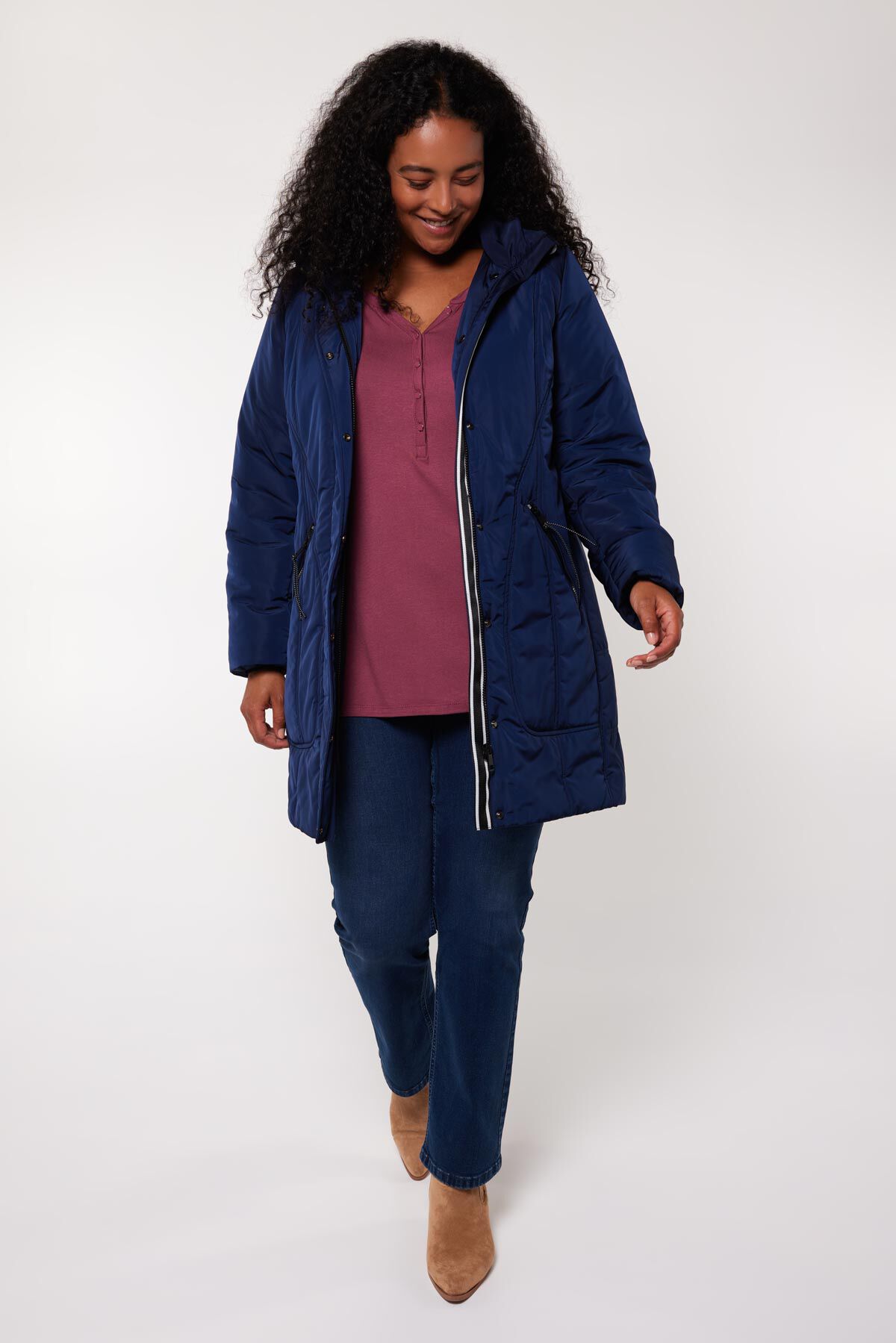 Chaqueta acolchada con capucha image number 6