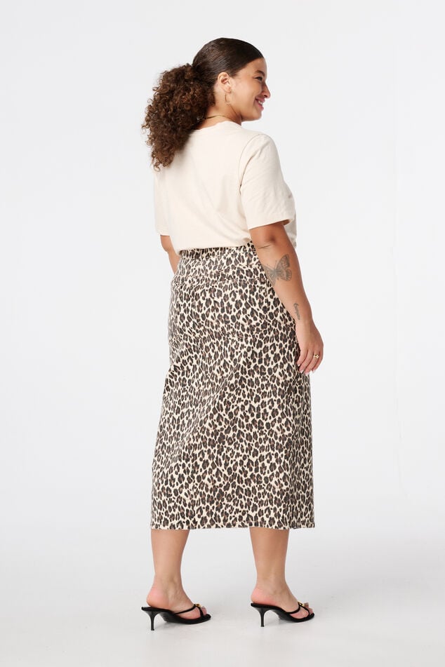 Falda vaquera con estampado de pantera image number 3