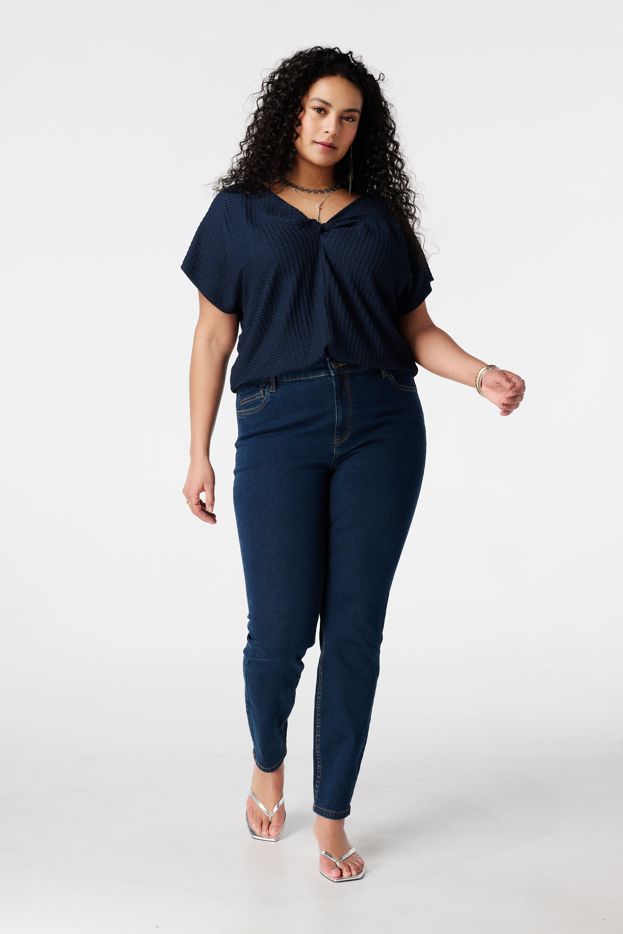 Vaqueros Slim IRIS con tejido el&aacute;stico