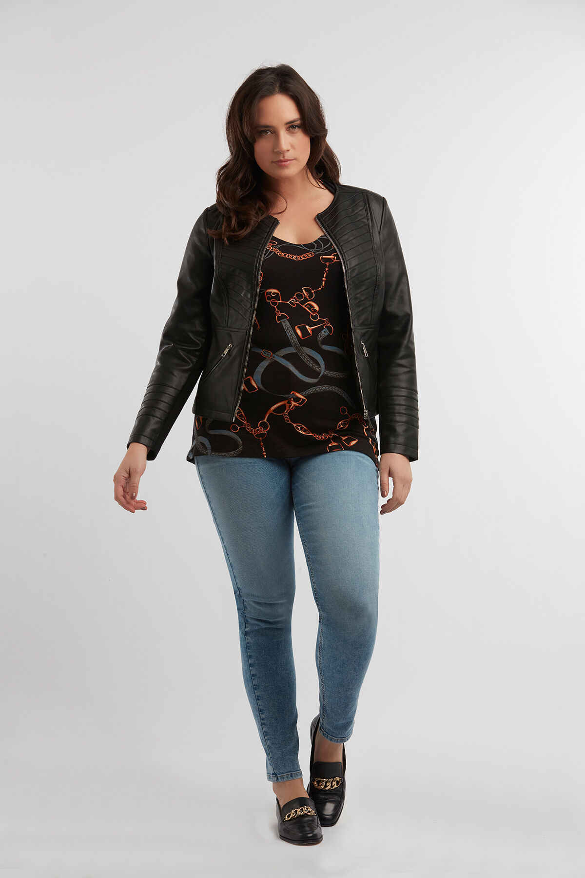 Chaqueta de cuero sint&eacute;tico con tejido estriado image number 3