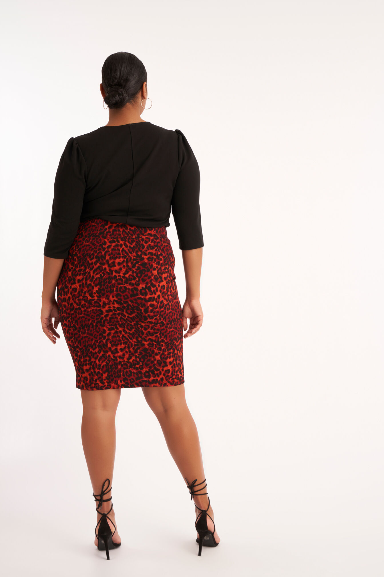 Falda l&aacute;piz con estampado de leopardo  image number 3