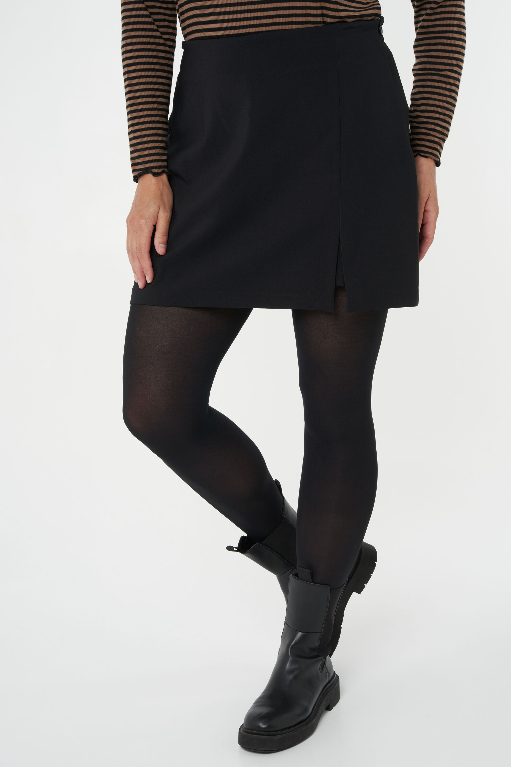 Falda-pantal&oacute;n con abertura image number 6