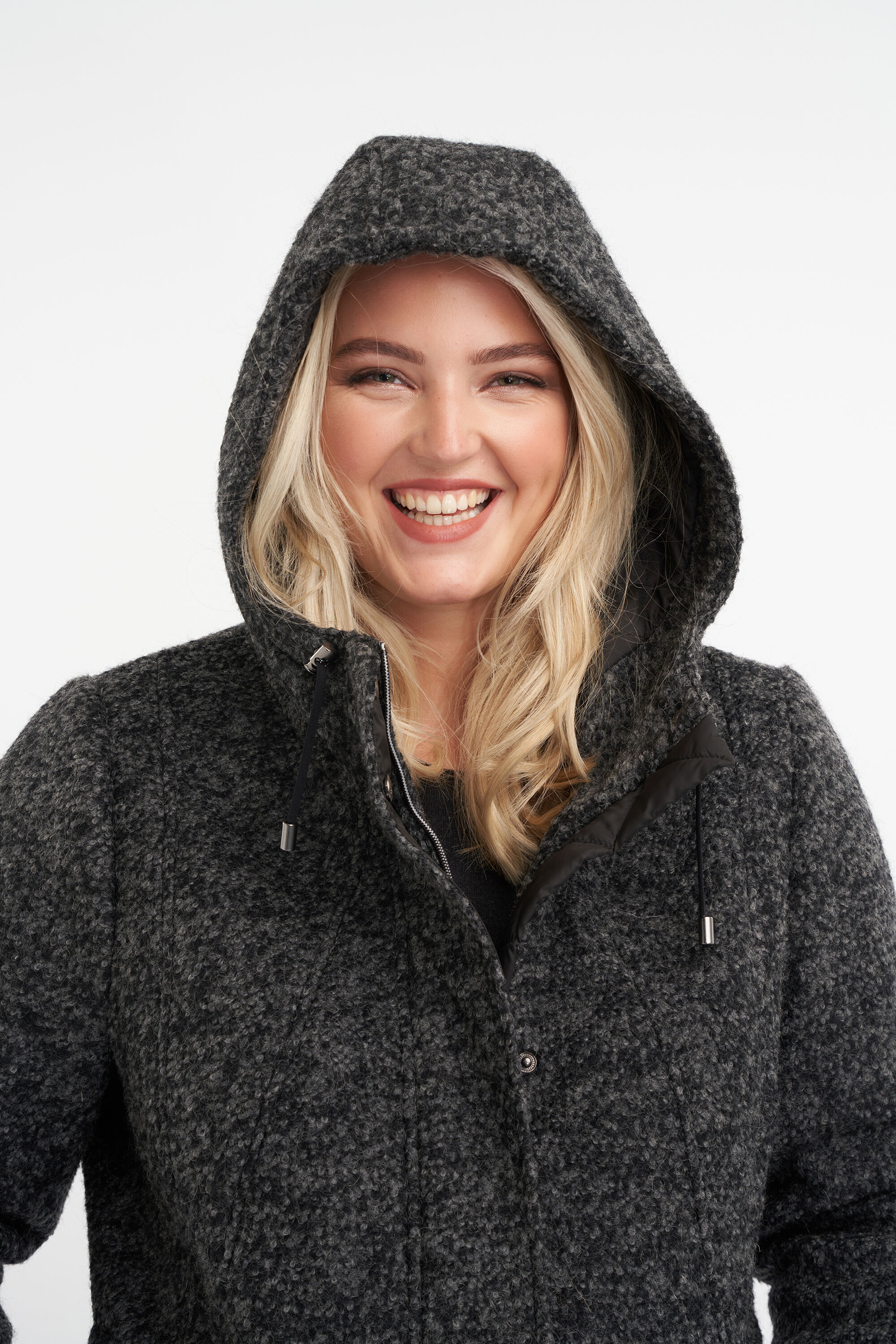 Abrigo con capucha image number 5