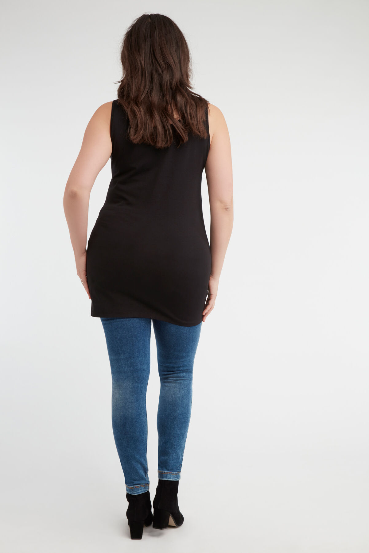 Pack de dos tops de algod&oacute;n extralargos image number 4