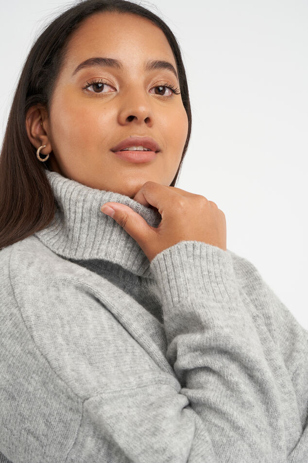 Vestido de cuello alto    image number 6