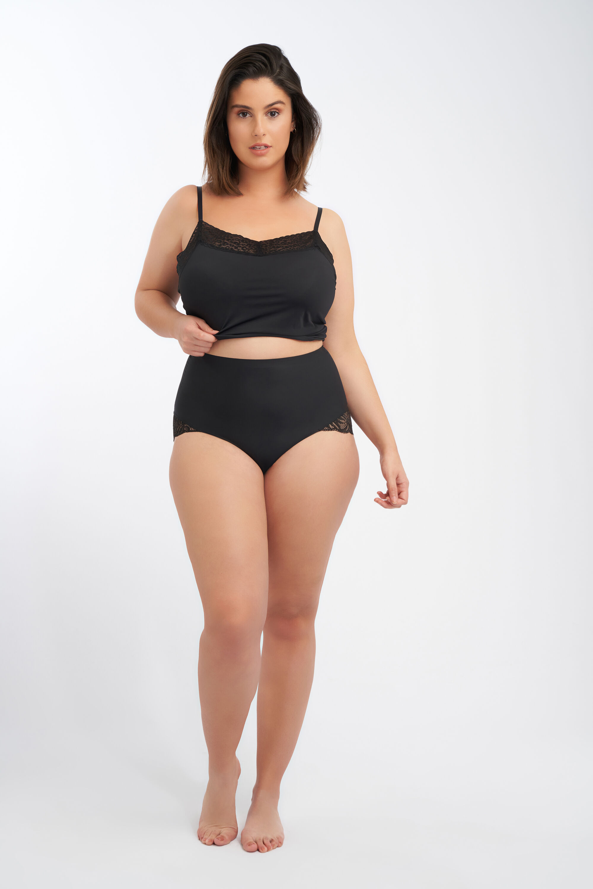 2 braguitas de talle alto image number 3