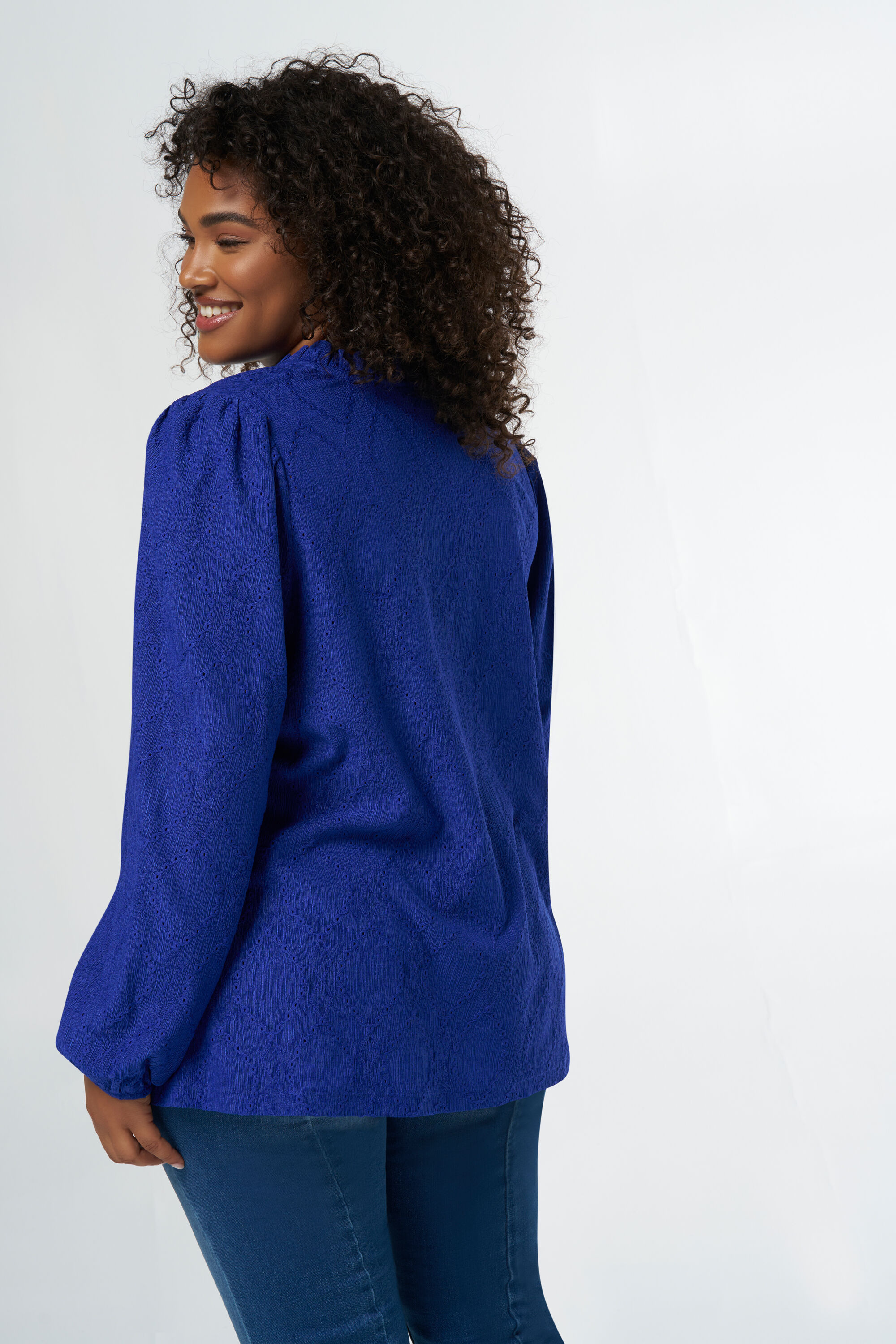 Top bordado image number 3