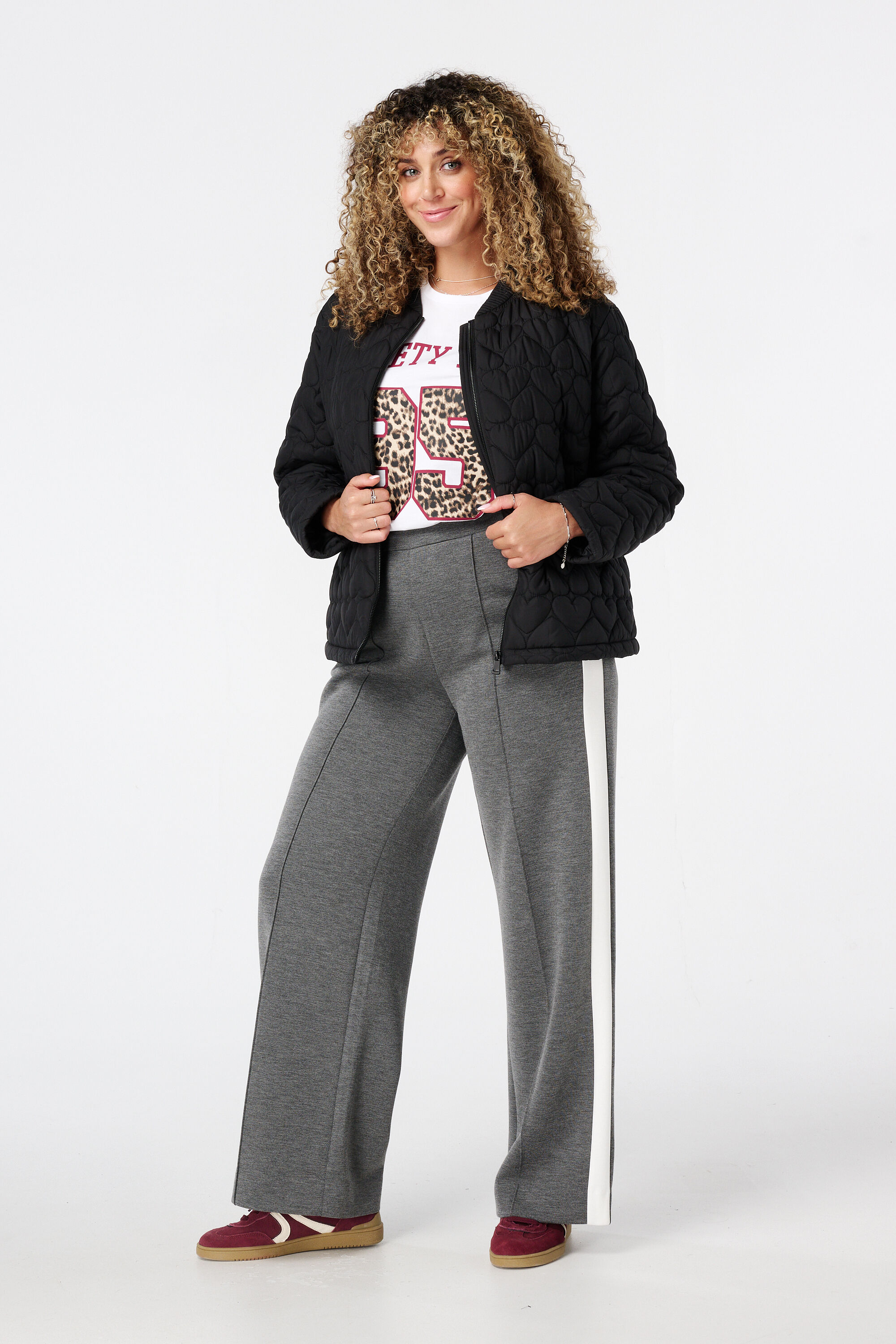 Pantalones anchos con raya en contraste