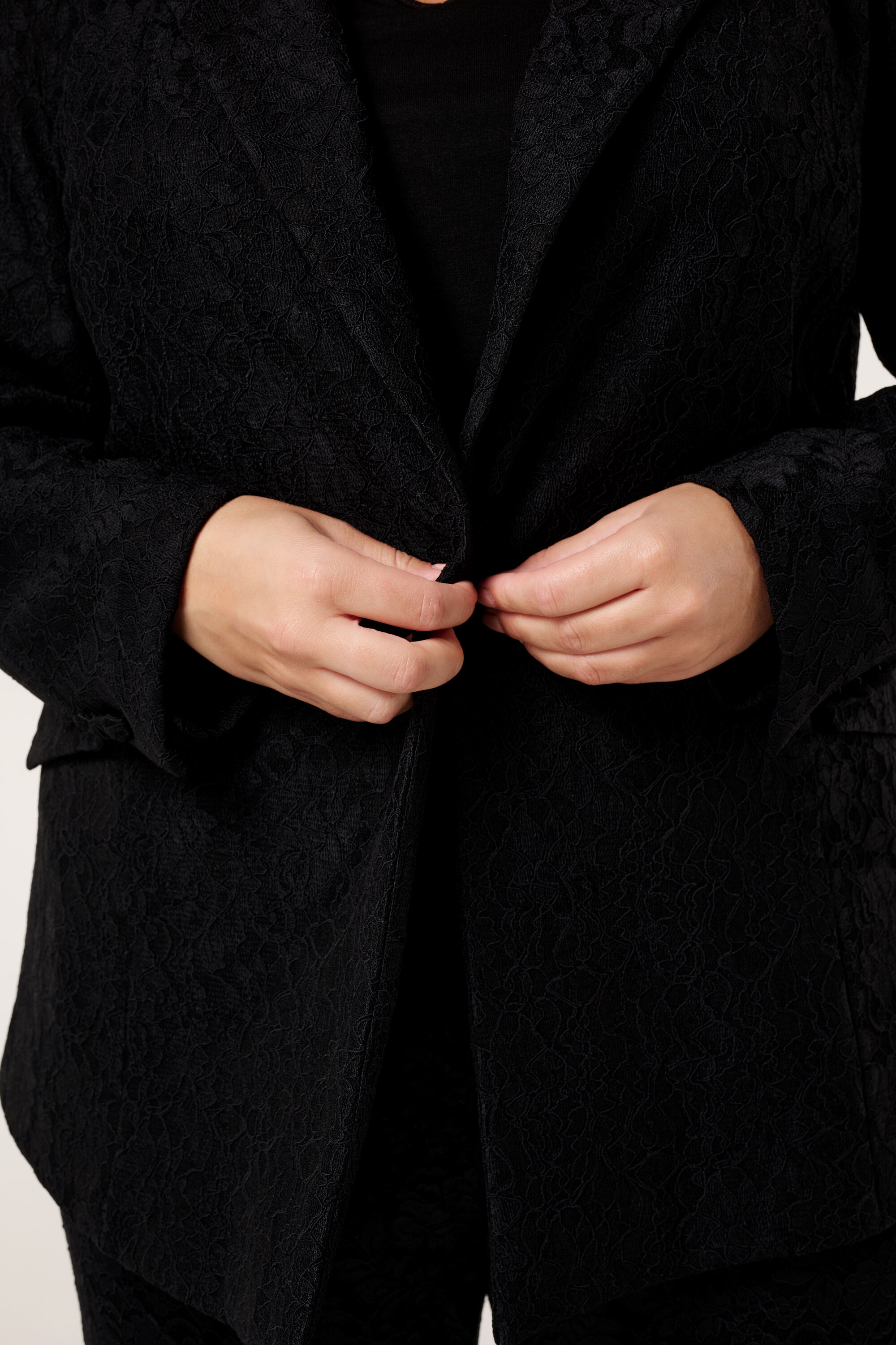 Blazer con encaje image number 4