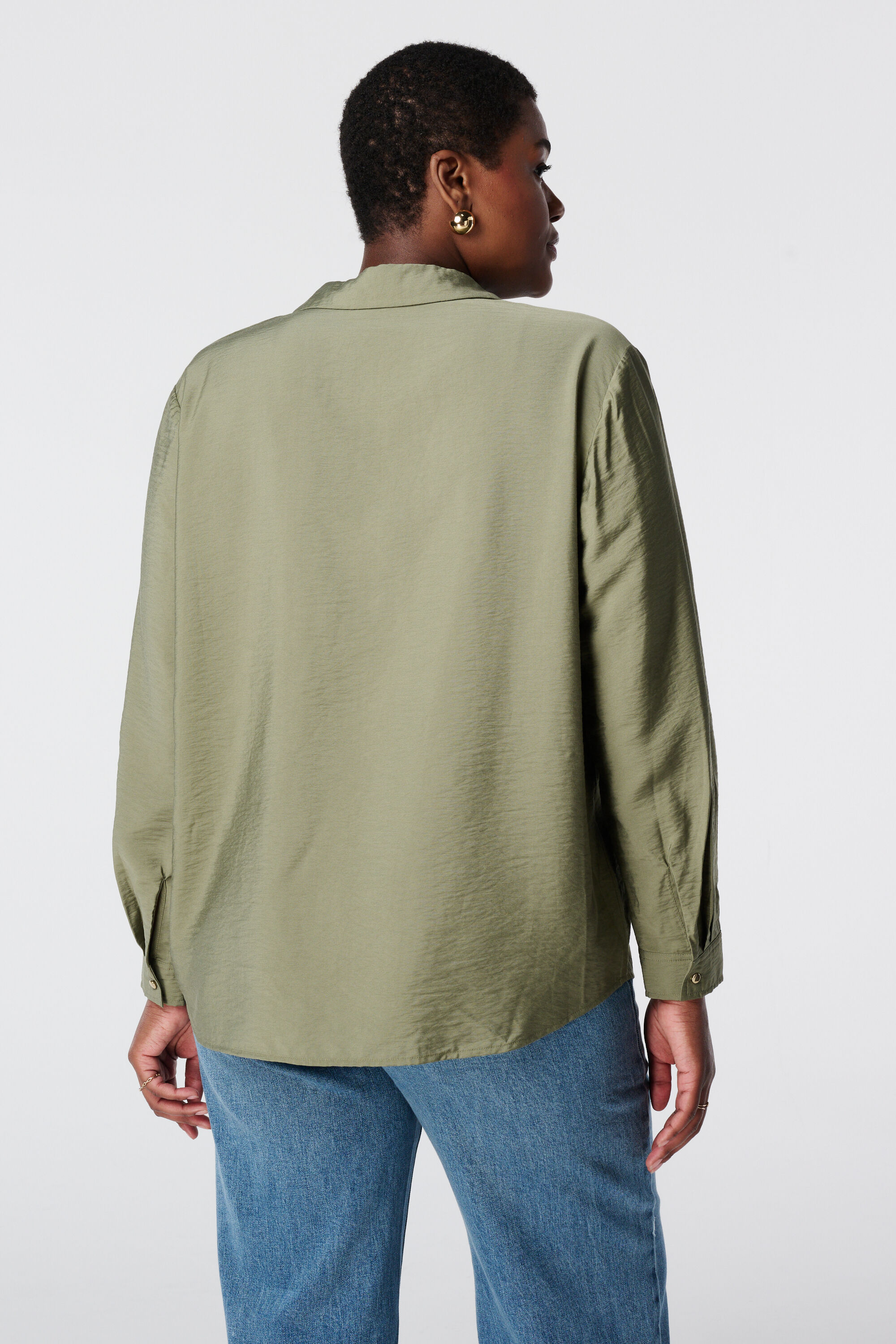 Blusa con bolsillos  image number 3