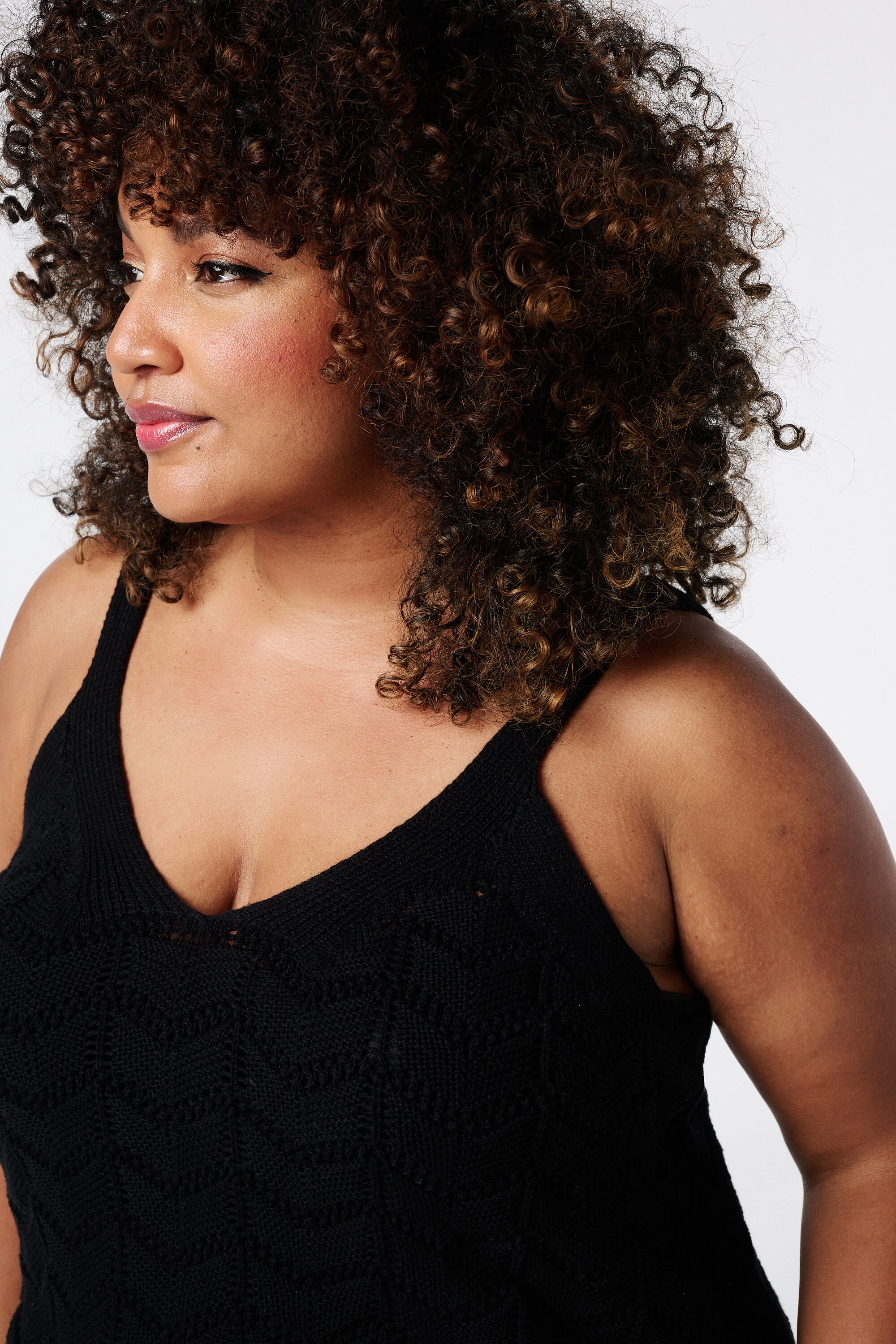 Top de ganchillo con escote en pico image number 3