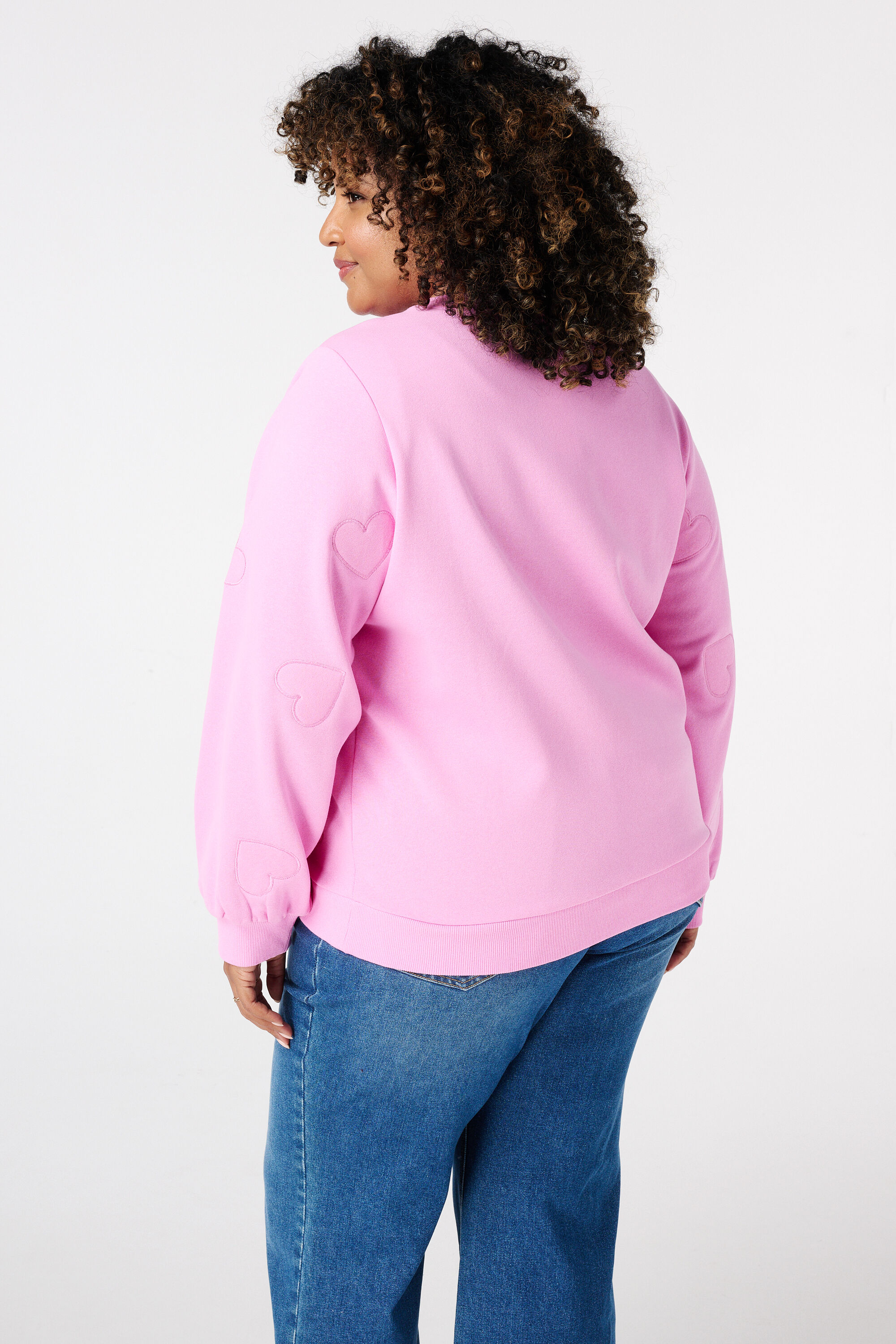 Jersey con corazones bordados image number 3