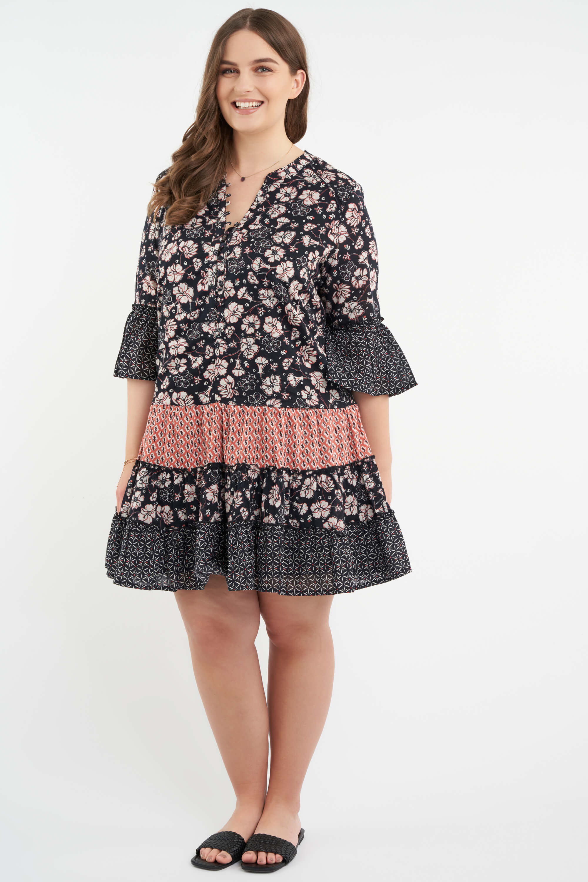 Vestido con un estampado image number 5